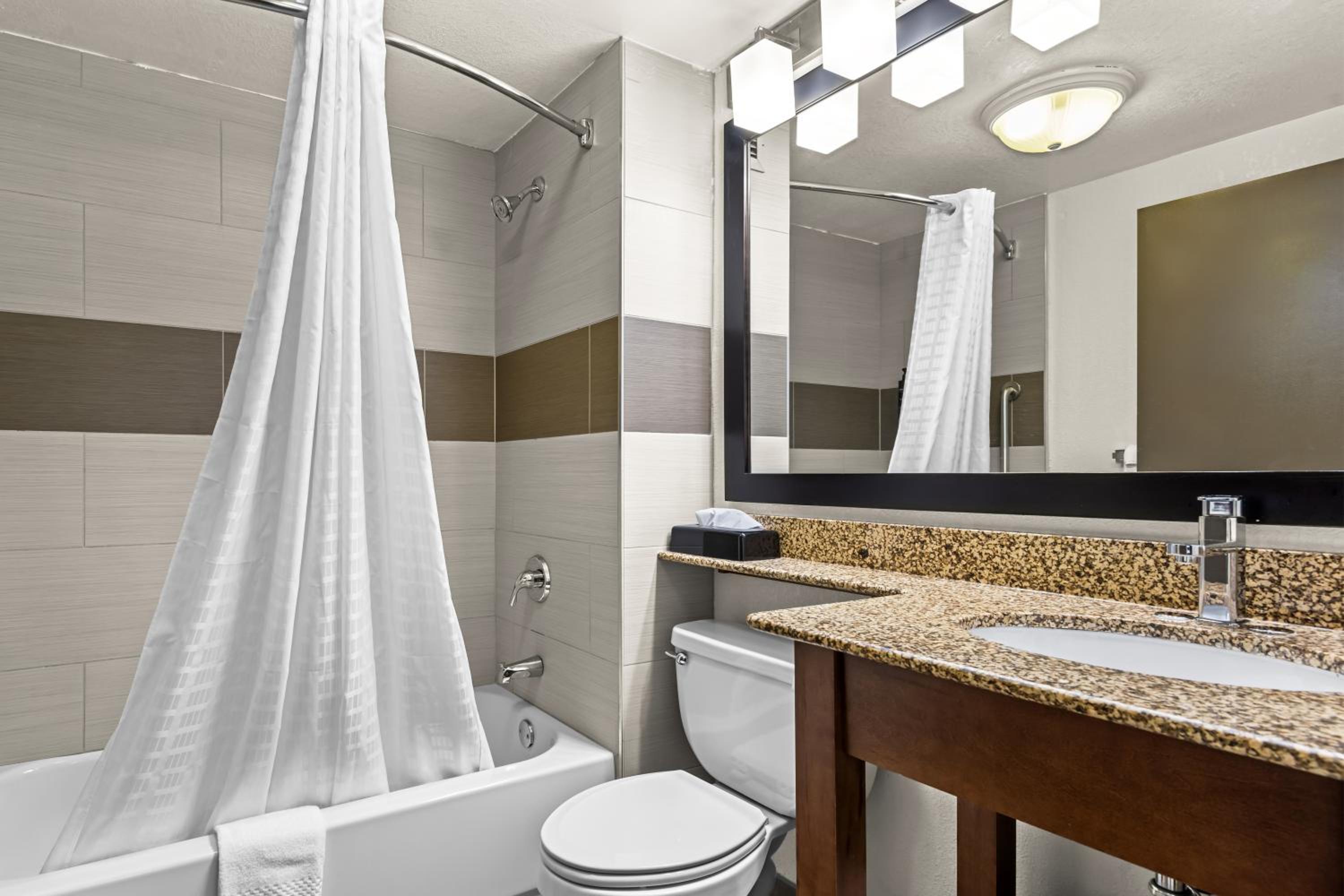 King Room with Tub - Disability Access/Non Smoking photo 2