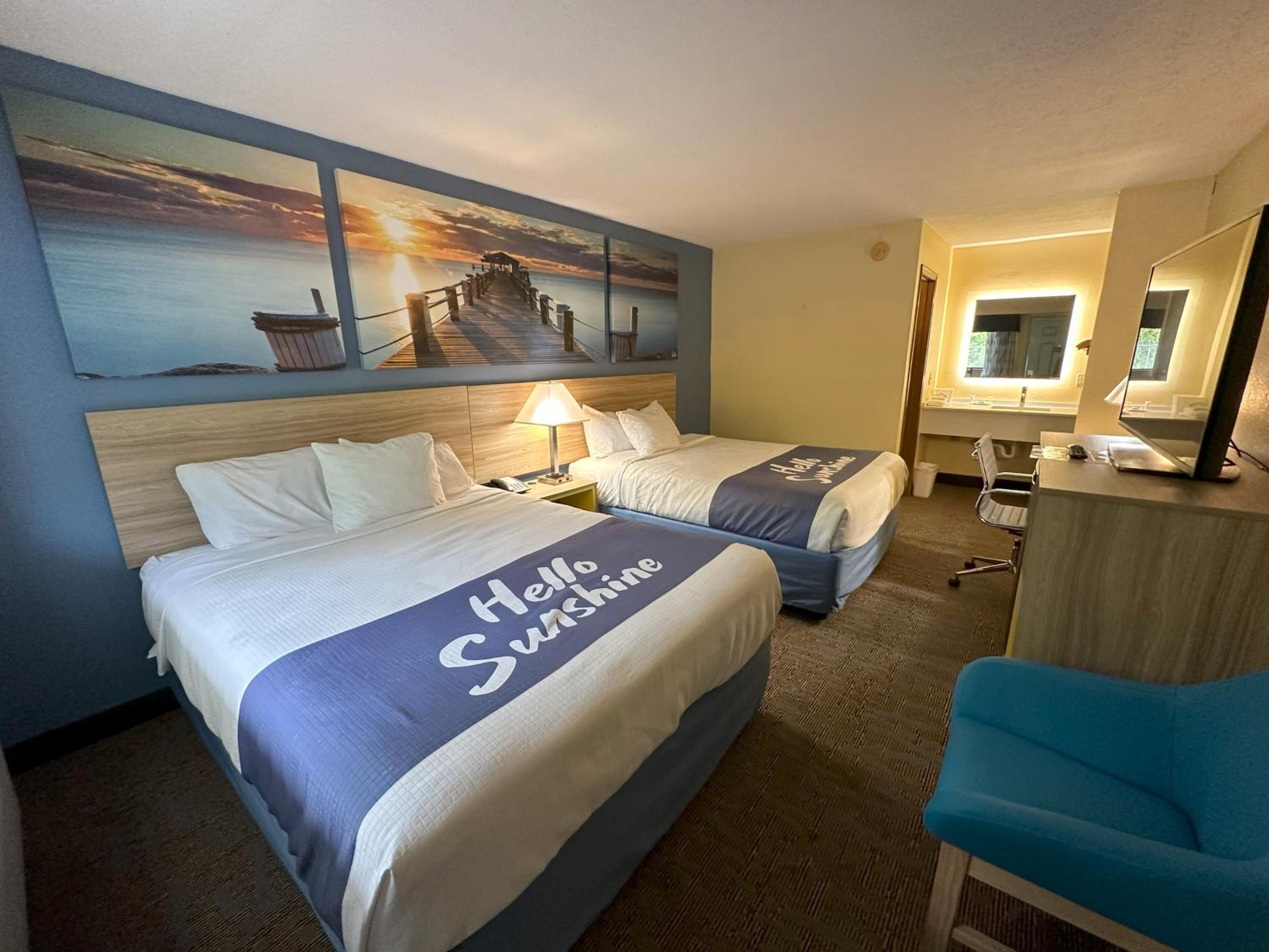 2 Queen Beds, First Floor, Non-Smoking - Photo 4