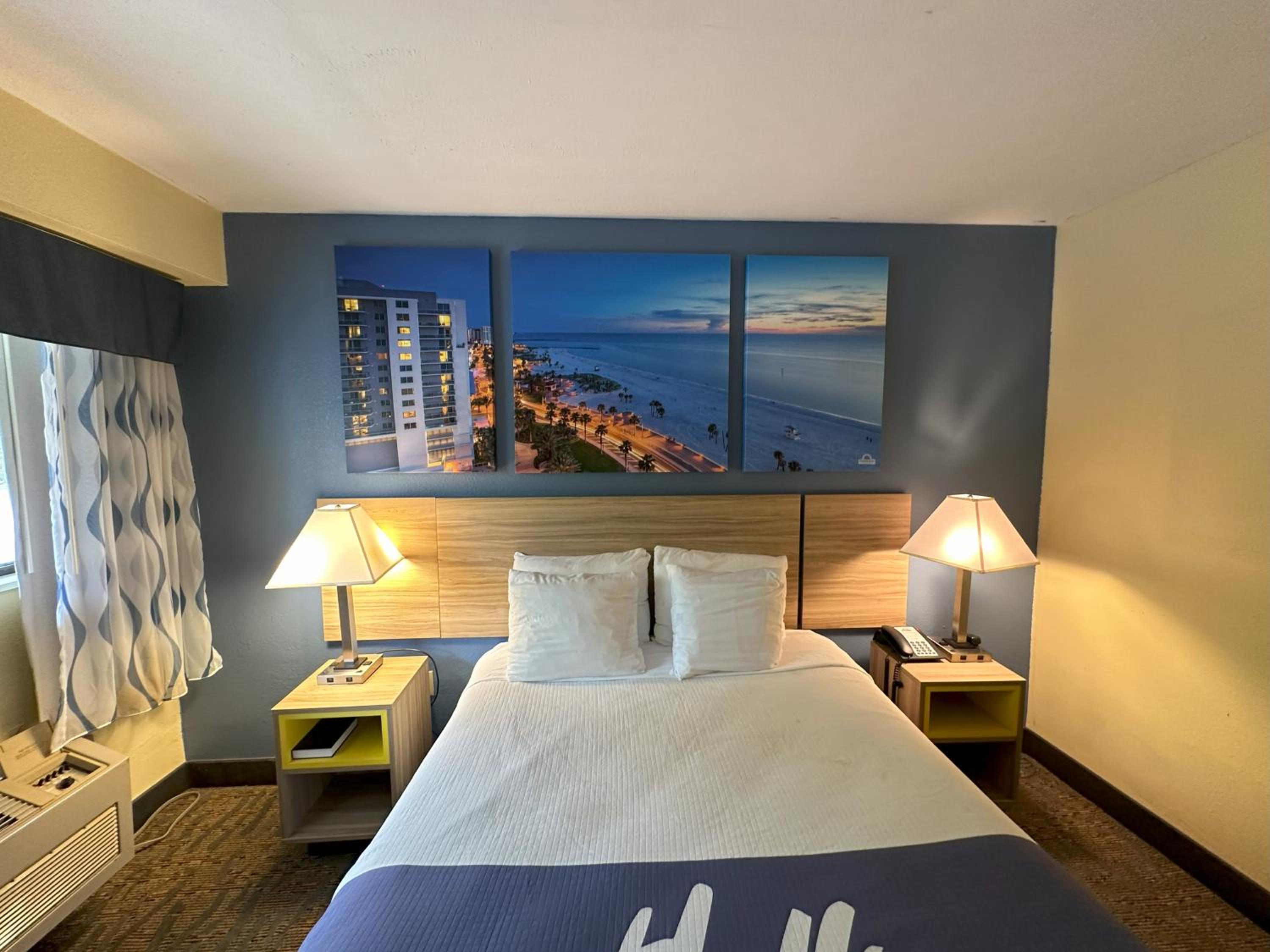 1 Queen Bed, First Floor, Non-Smoking - Photo 6