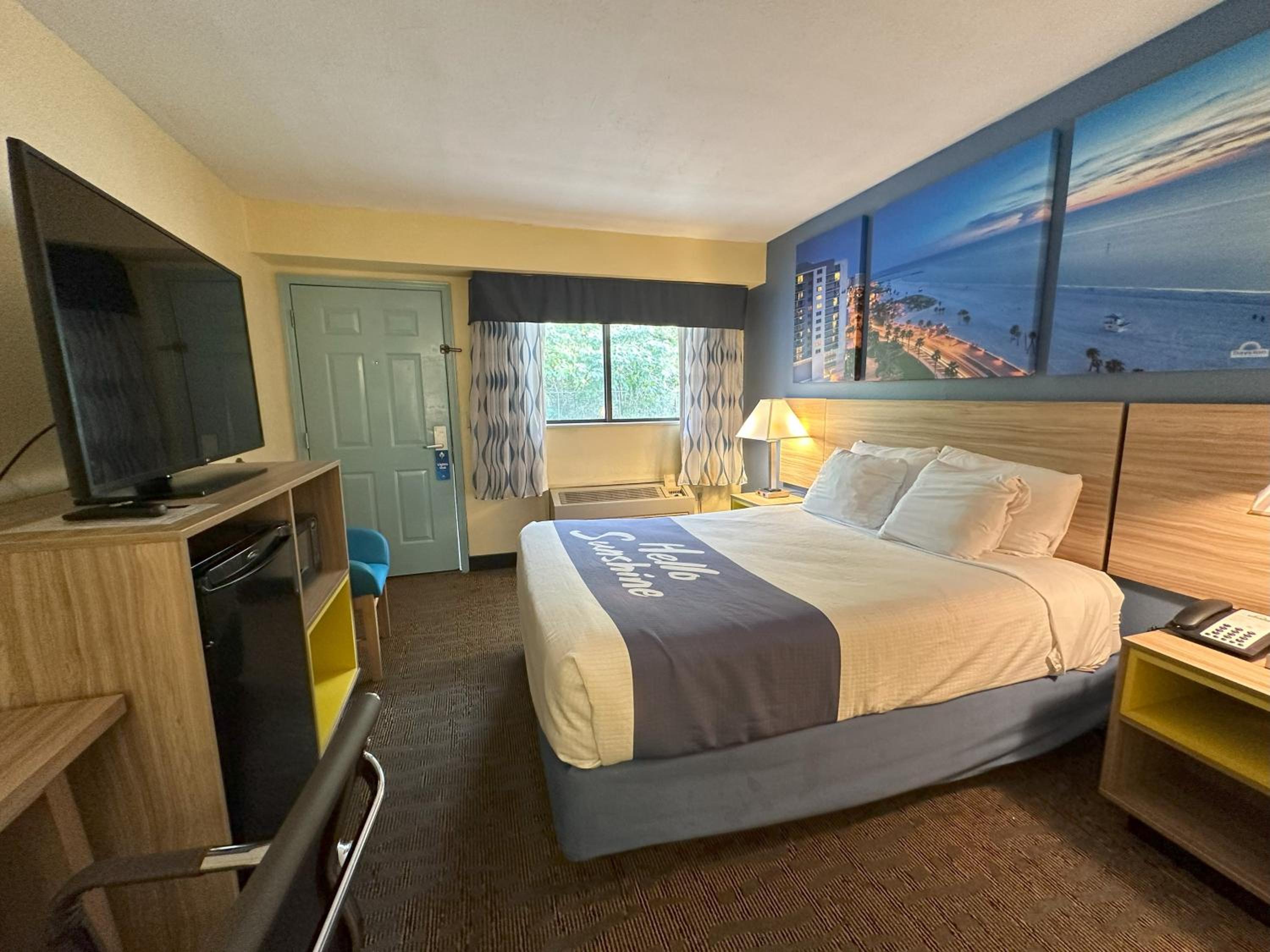 1 Queen Bed, First Floor, Non-Smoking - Photo 7