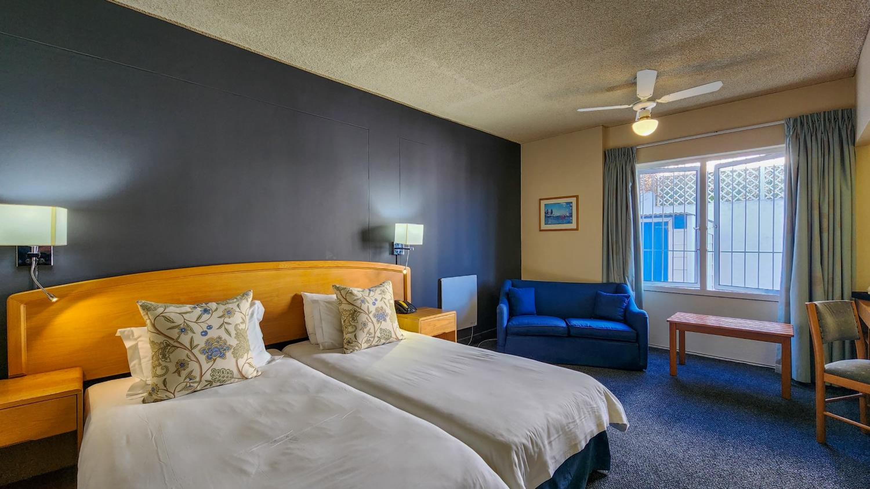 Non Sea Facing - Twin or Double Room - Photo 4
