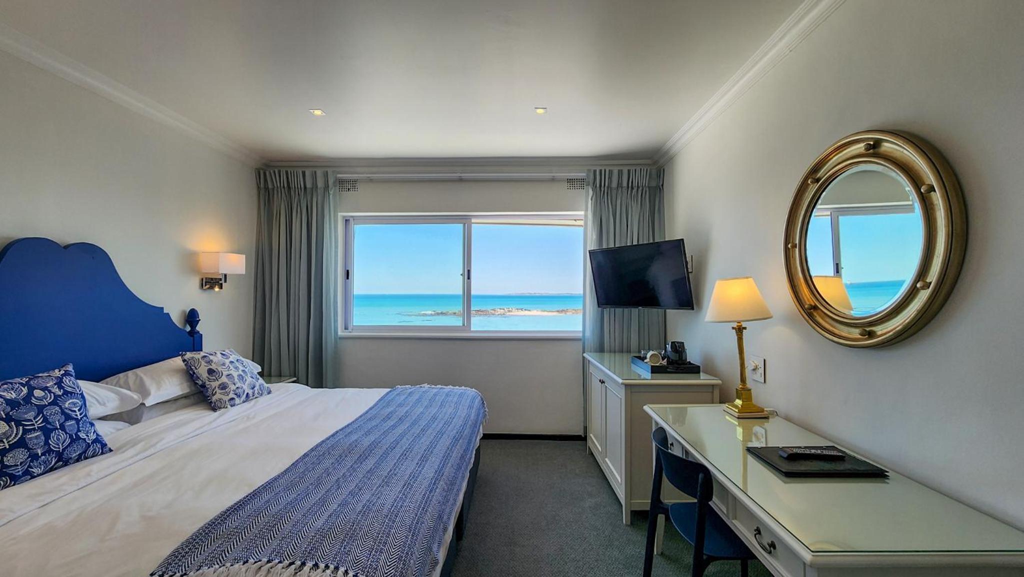 Sea Facing - Twin or Double Room - Photo 5