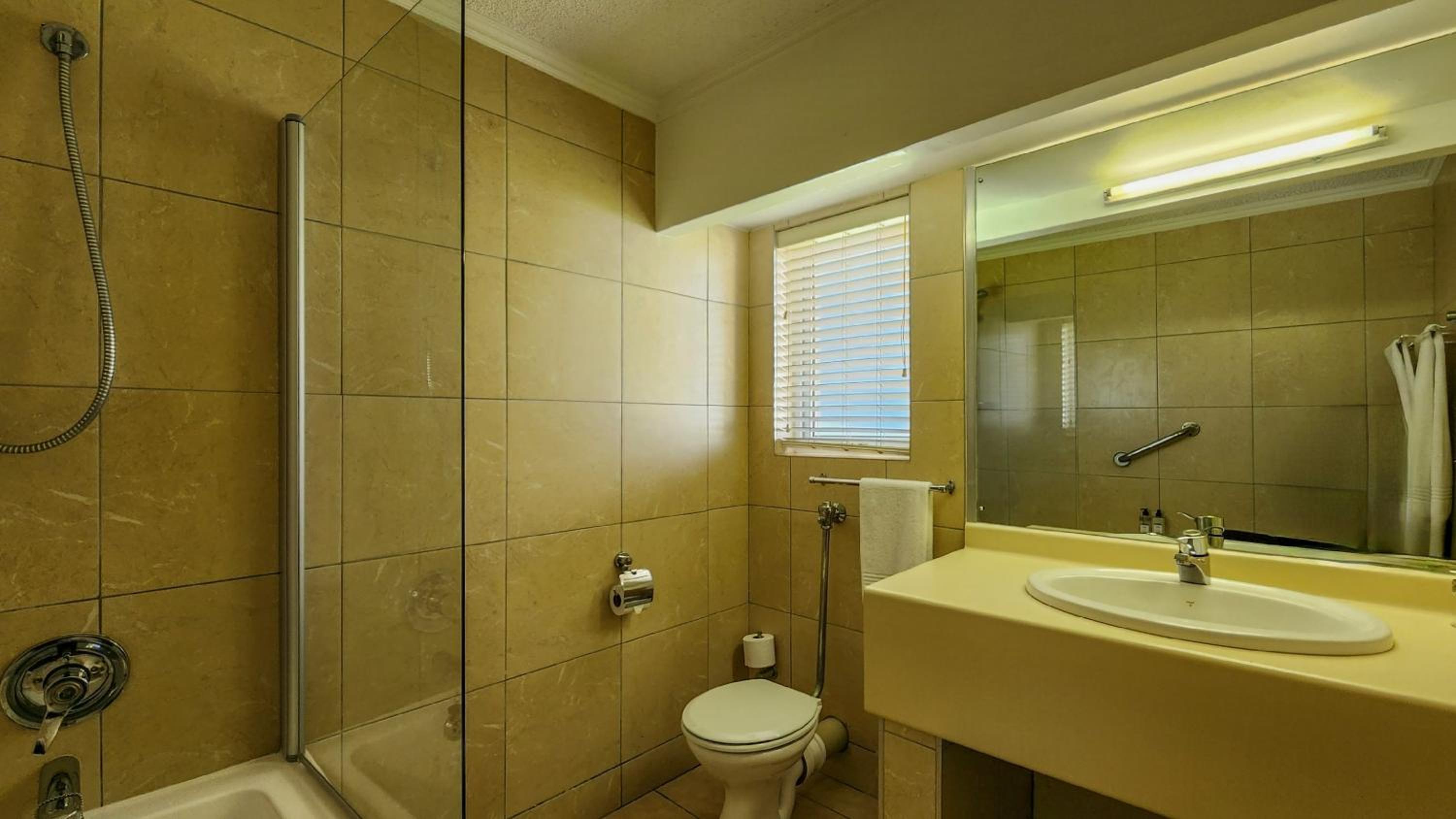 Sea Facing - Twin or Double Room - Photo 4