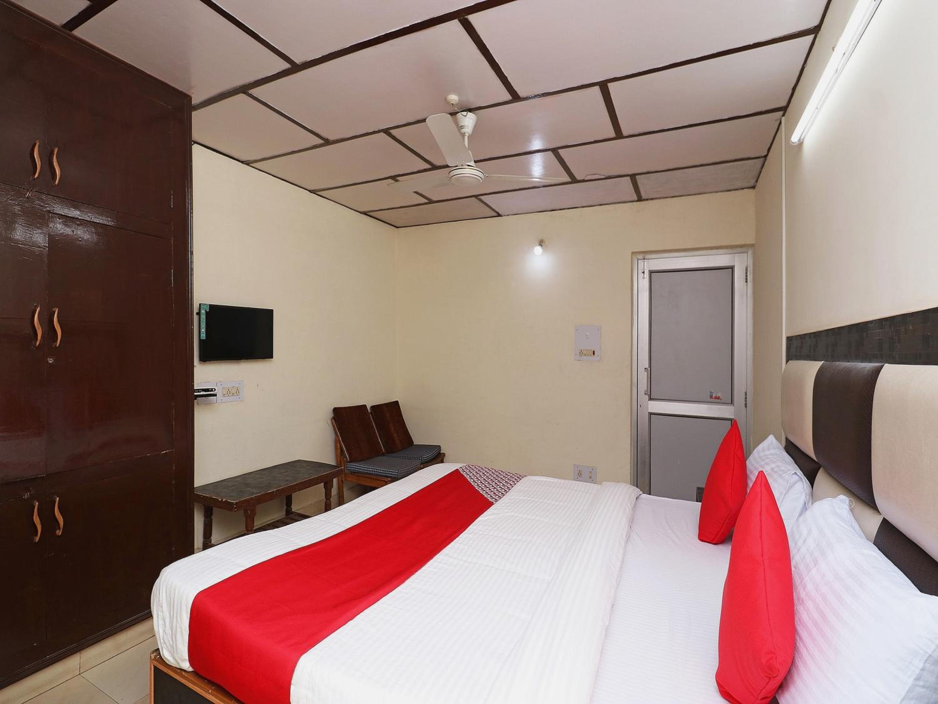 Comfort Triple Room with Shower photo 3