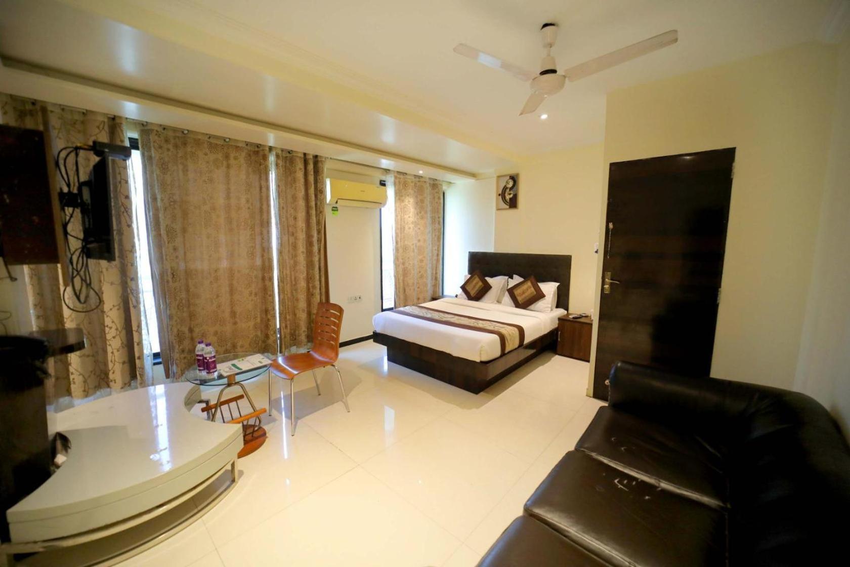 Deluxe Double Room - Photo 3