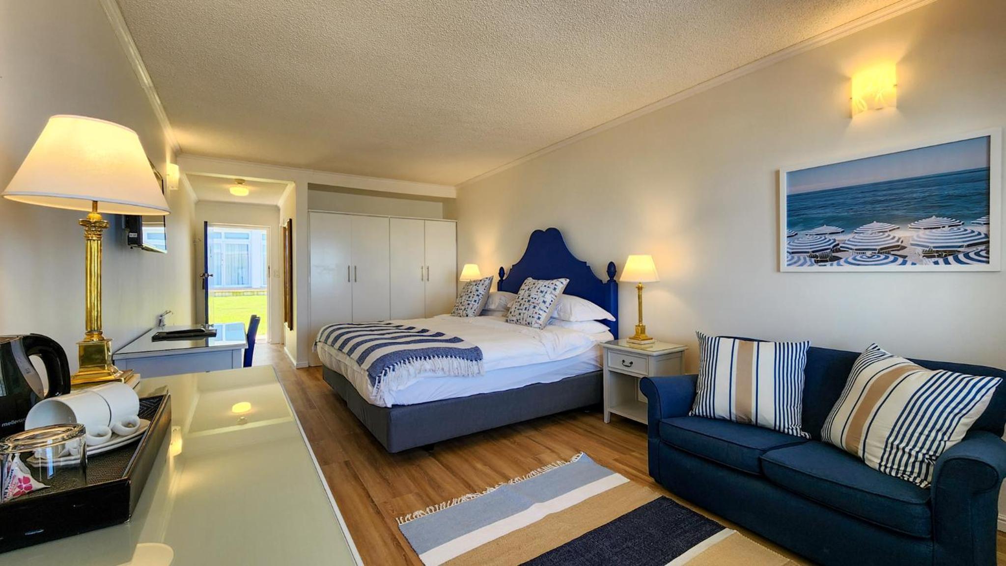 Beach and Sea Facing - Twin or Double Room - Photo 5