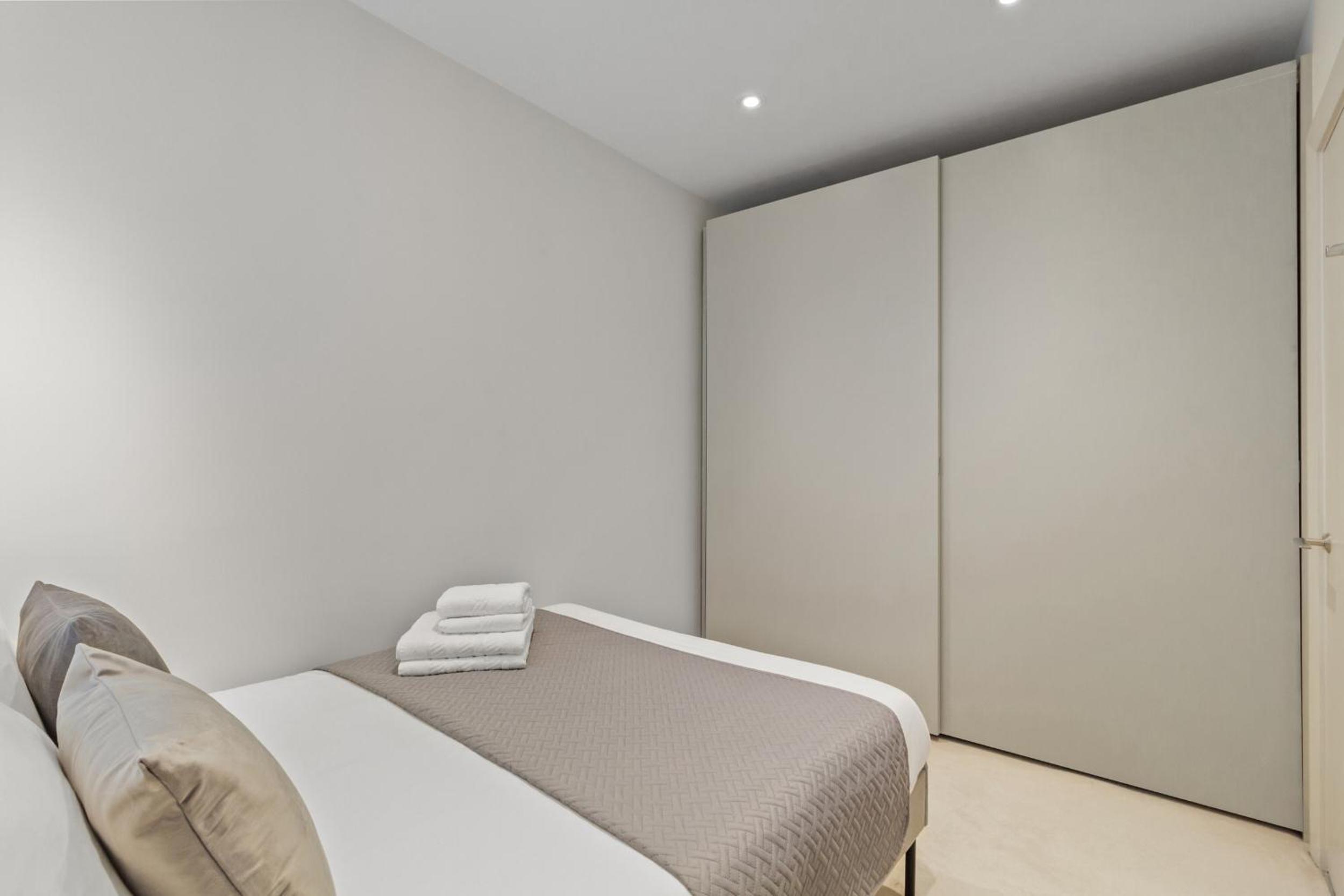 Two-Bedroom Deluxe Apartment photo 3
