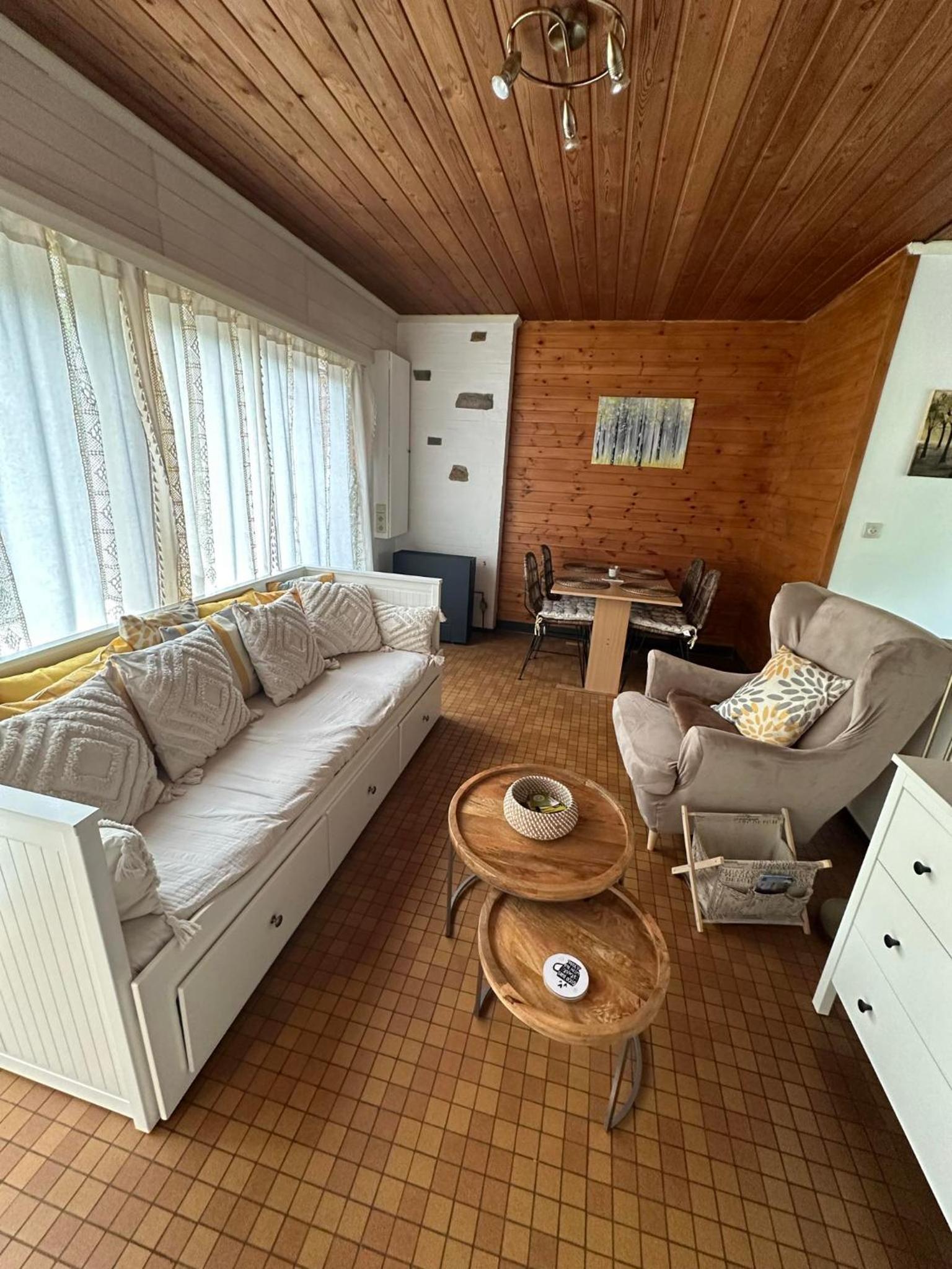 One-Bedroom House photo 2