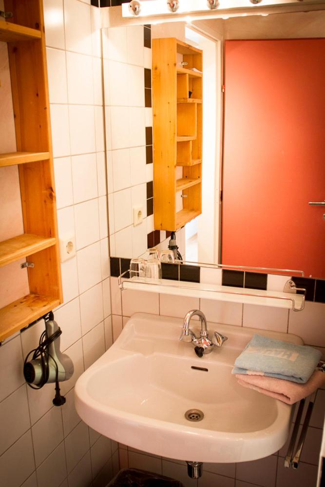 One-Bedroom Apartment With Balcony photo 2