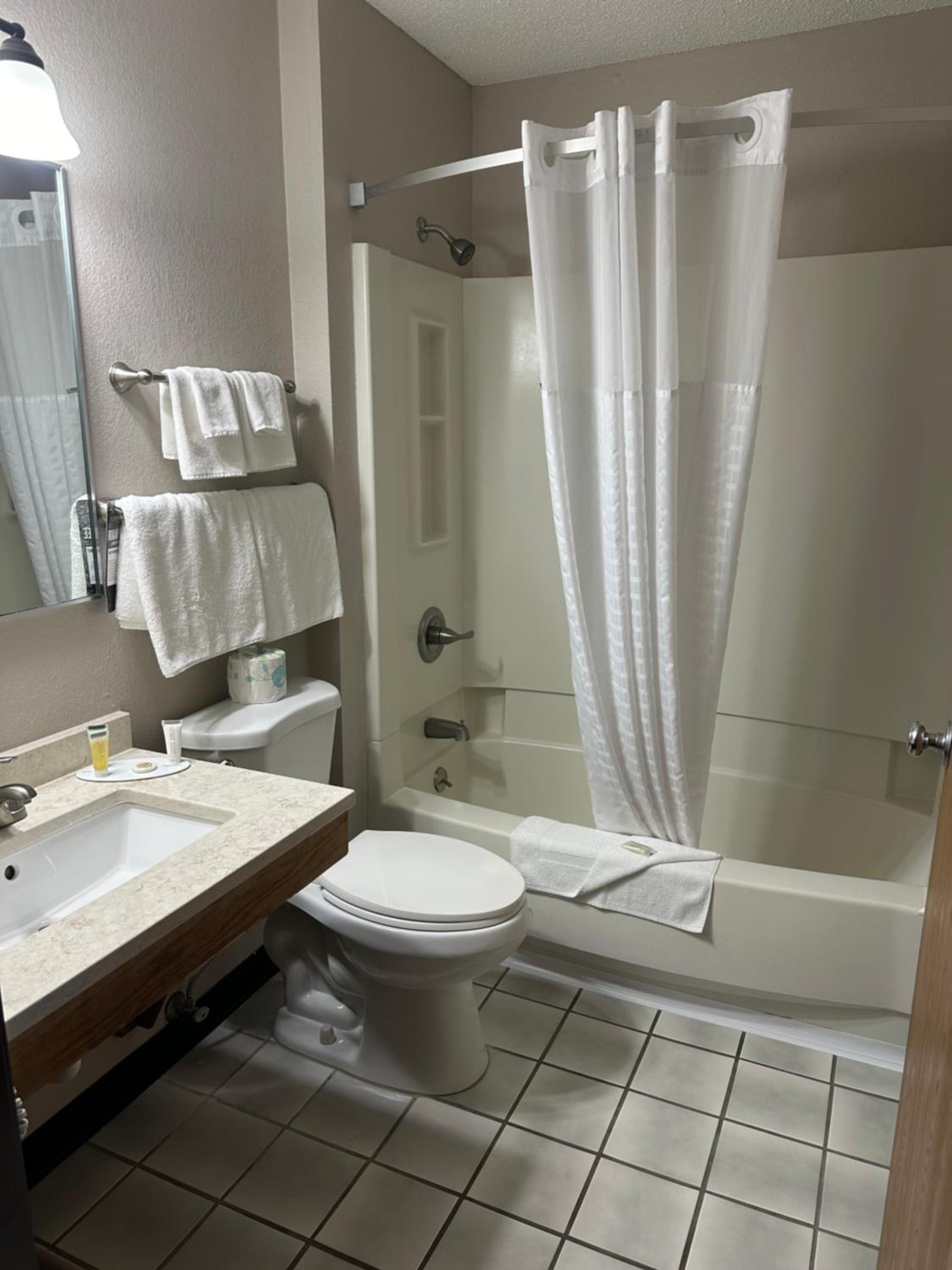 Deluxe Double Room with Two Double Beds - Non-Smoking - Photo 4