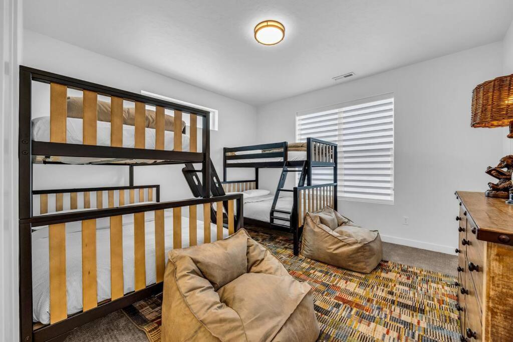 Four-Bedroom House photo 1