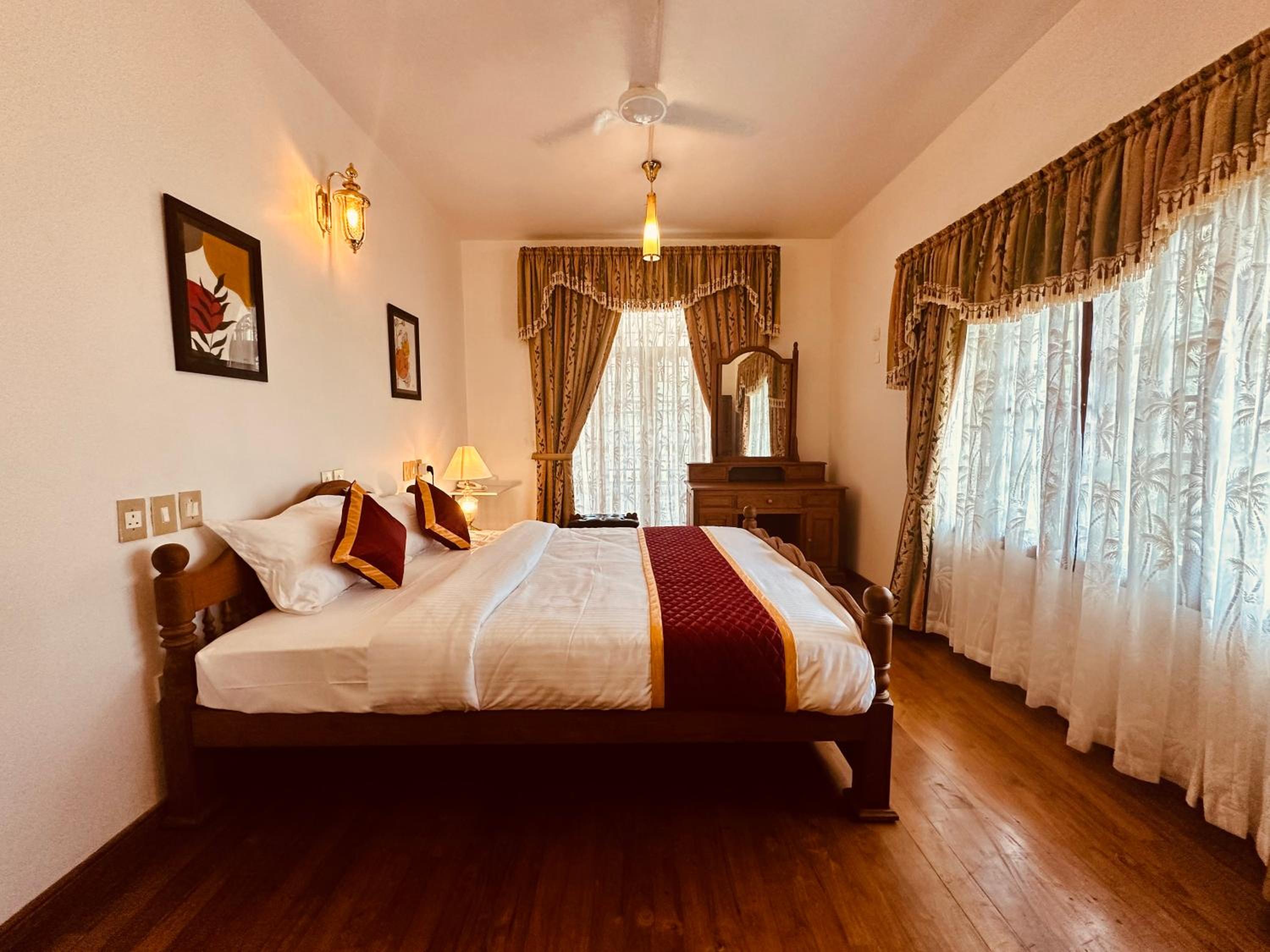 Deluxe King Room