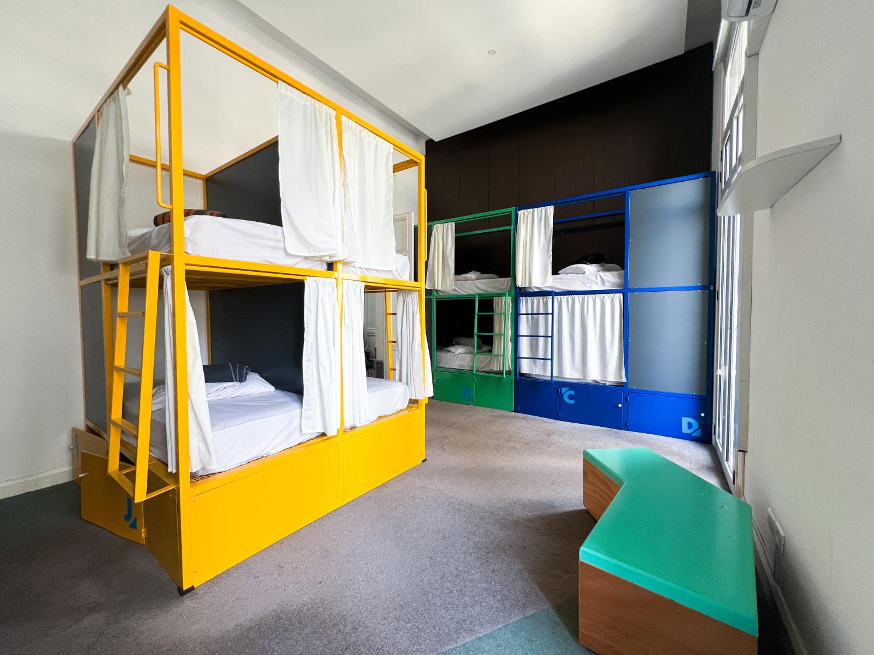 10-Bed Mixed Dormitory Room photo 1