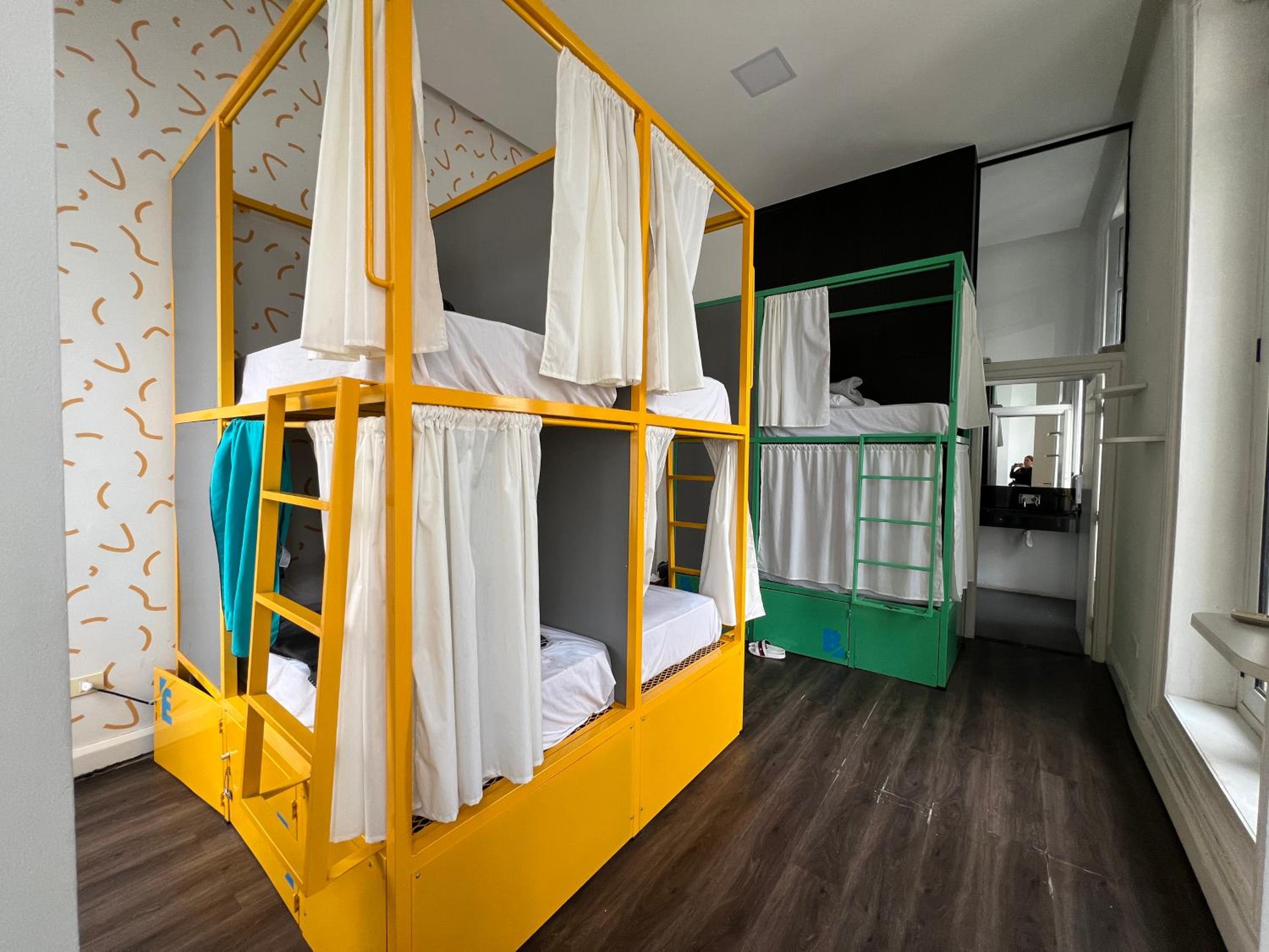 6-Bed Mixed Dormitory Room photo 3