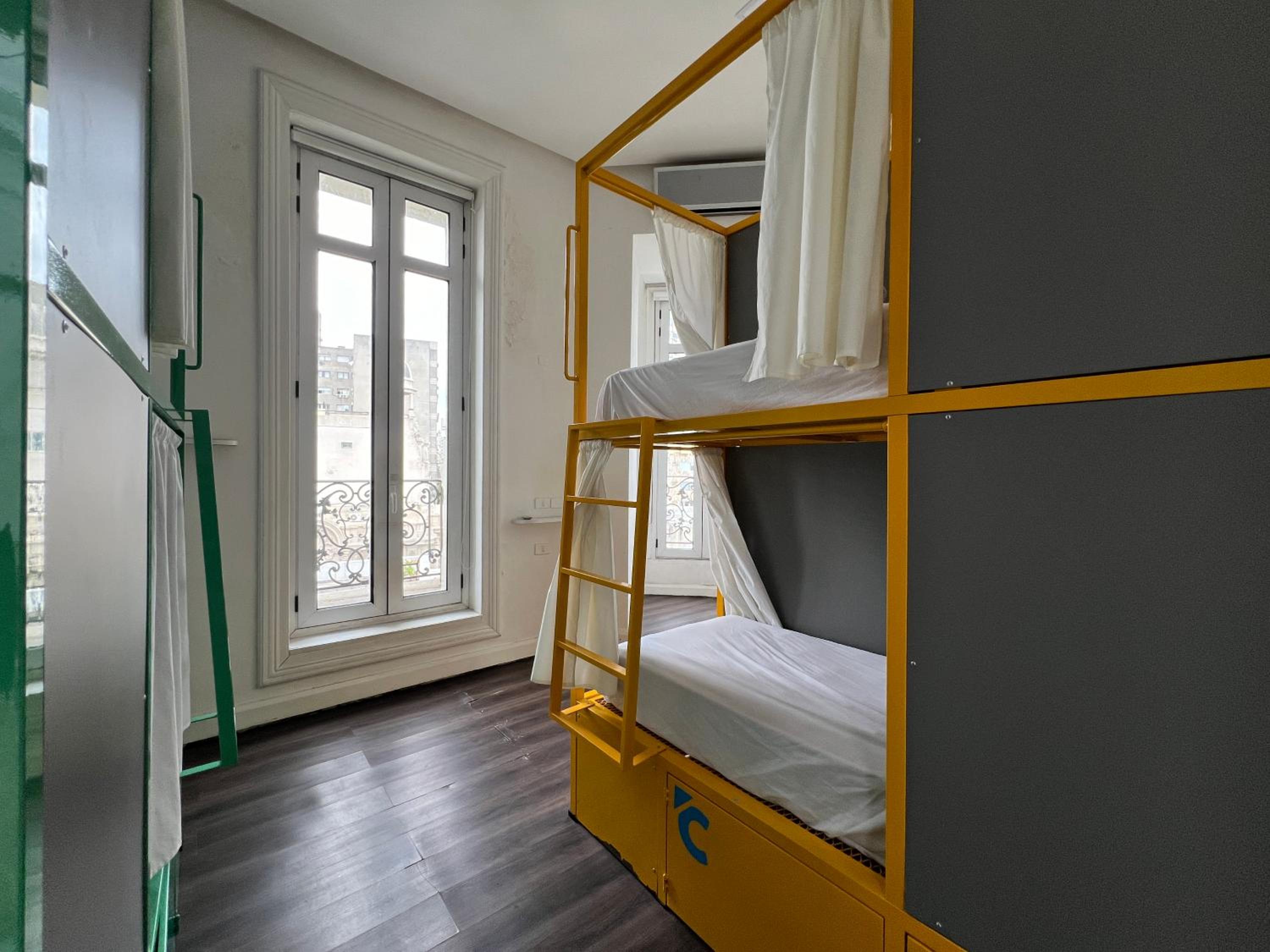 6-Bed Mixed Dormitory Room photo 1