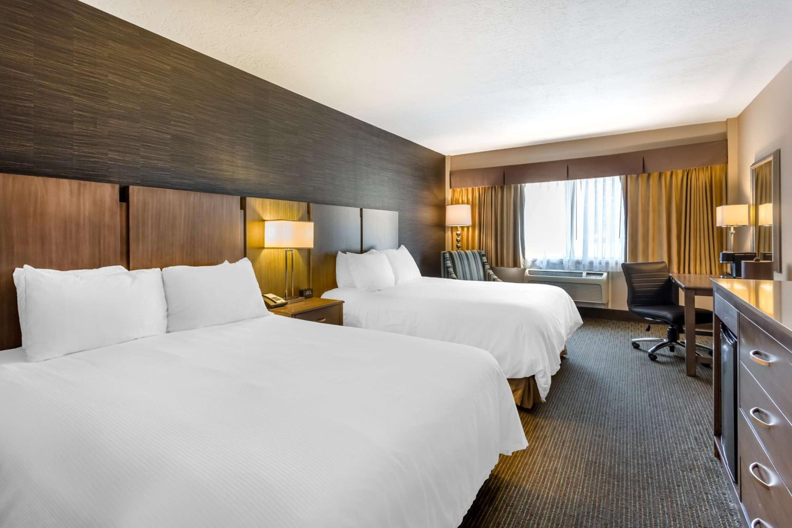 Queen Room with Two Queen Beds - Disability Access - Photo 1