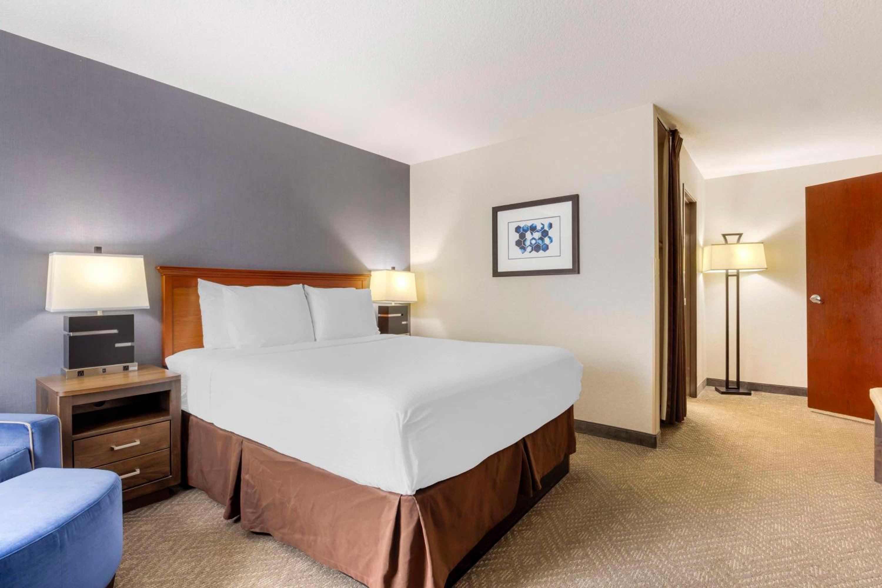 Two Room Suite with Three Queen Beds - Photo 2