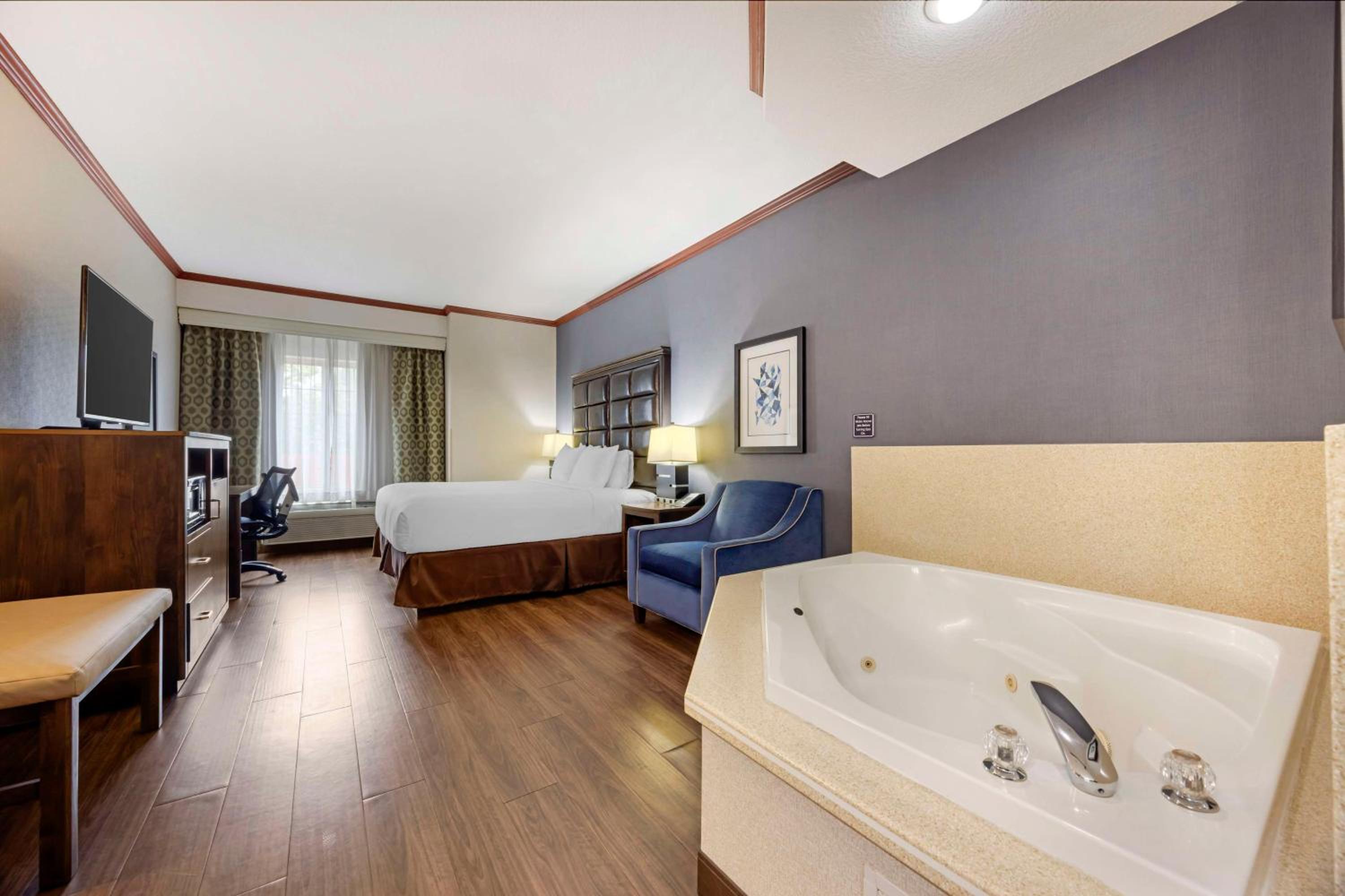 King Room with Spa Pools - Non-Smoking - Photo 2