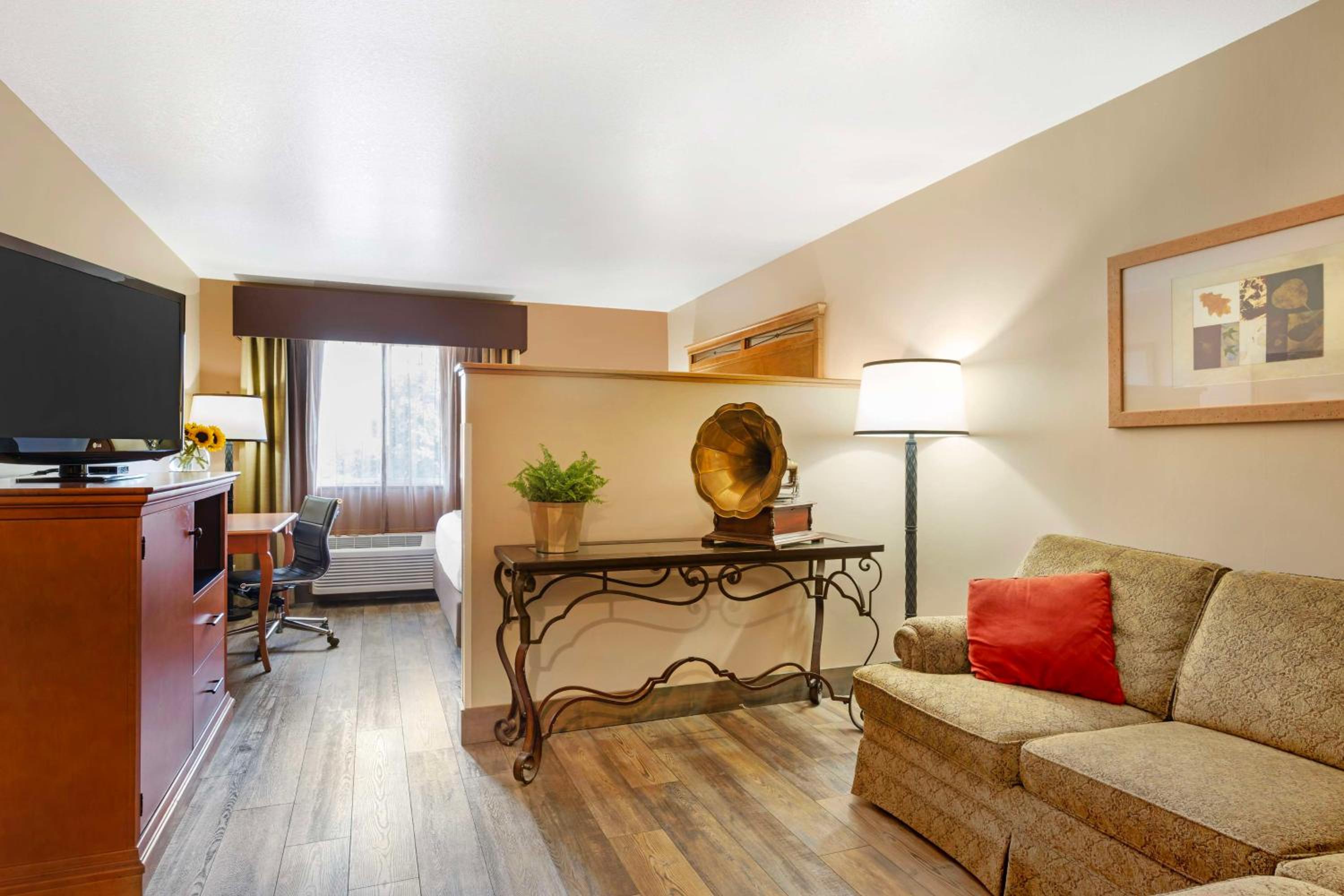 Business King Suite photo 3
