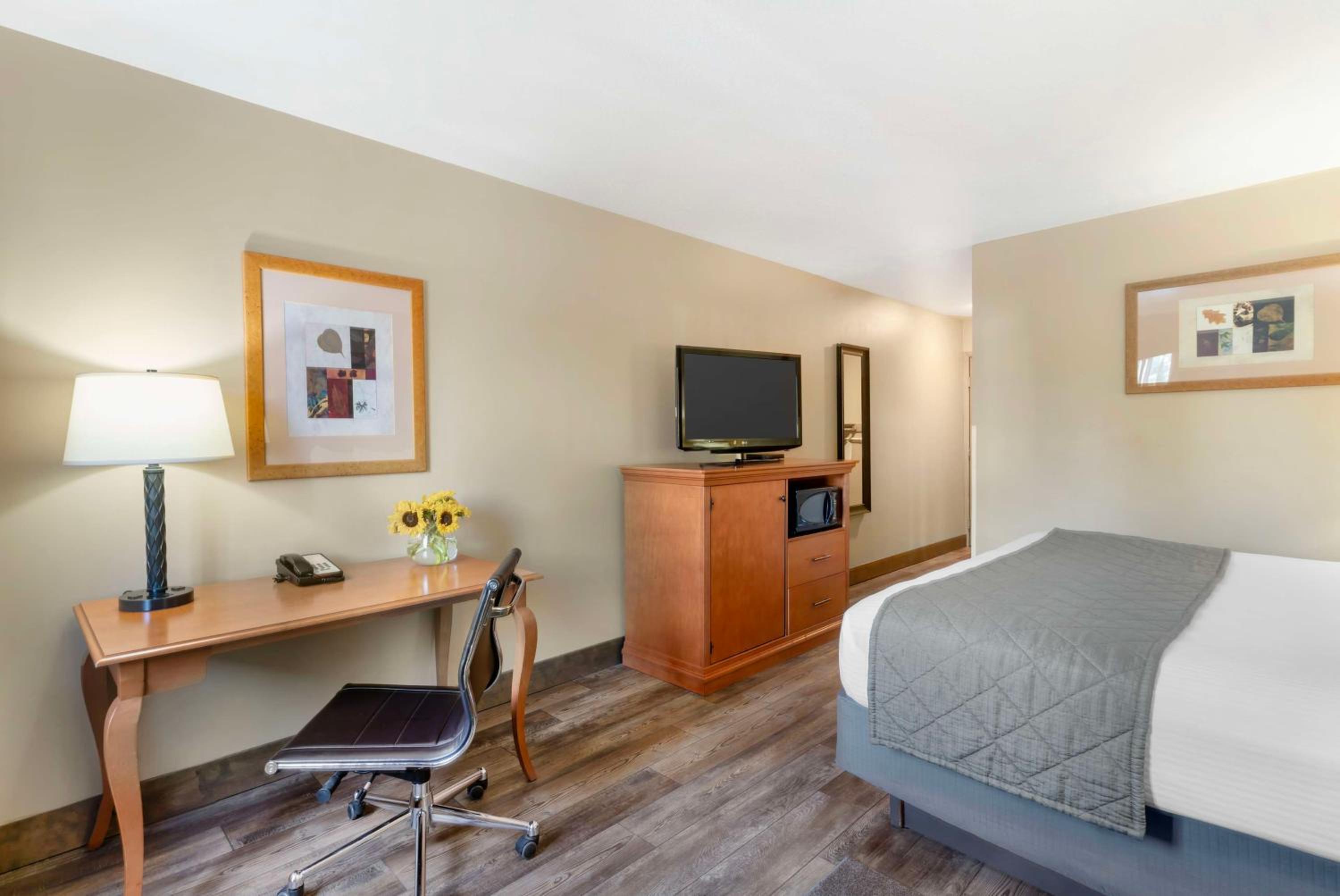 Queen Room - Disability Access