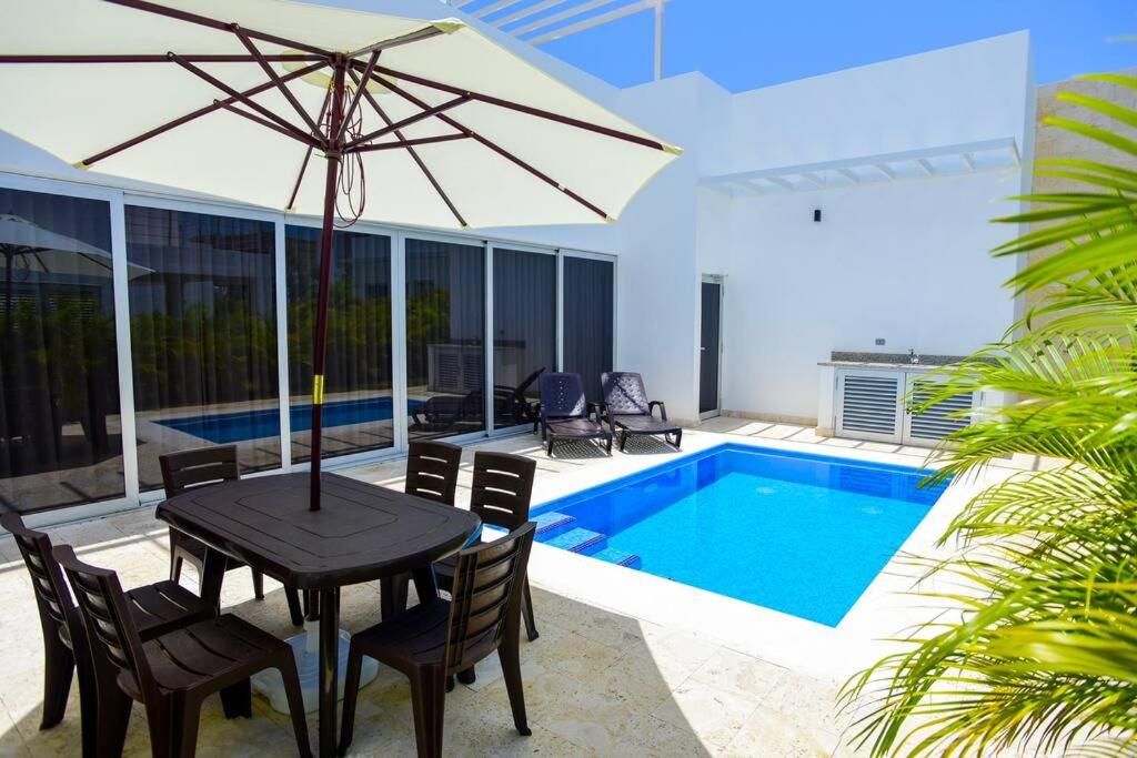 Villa photo 2