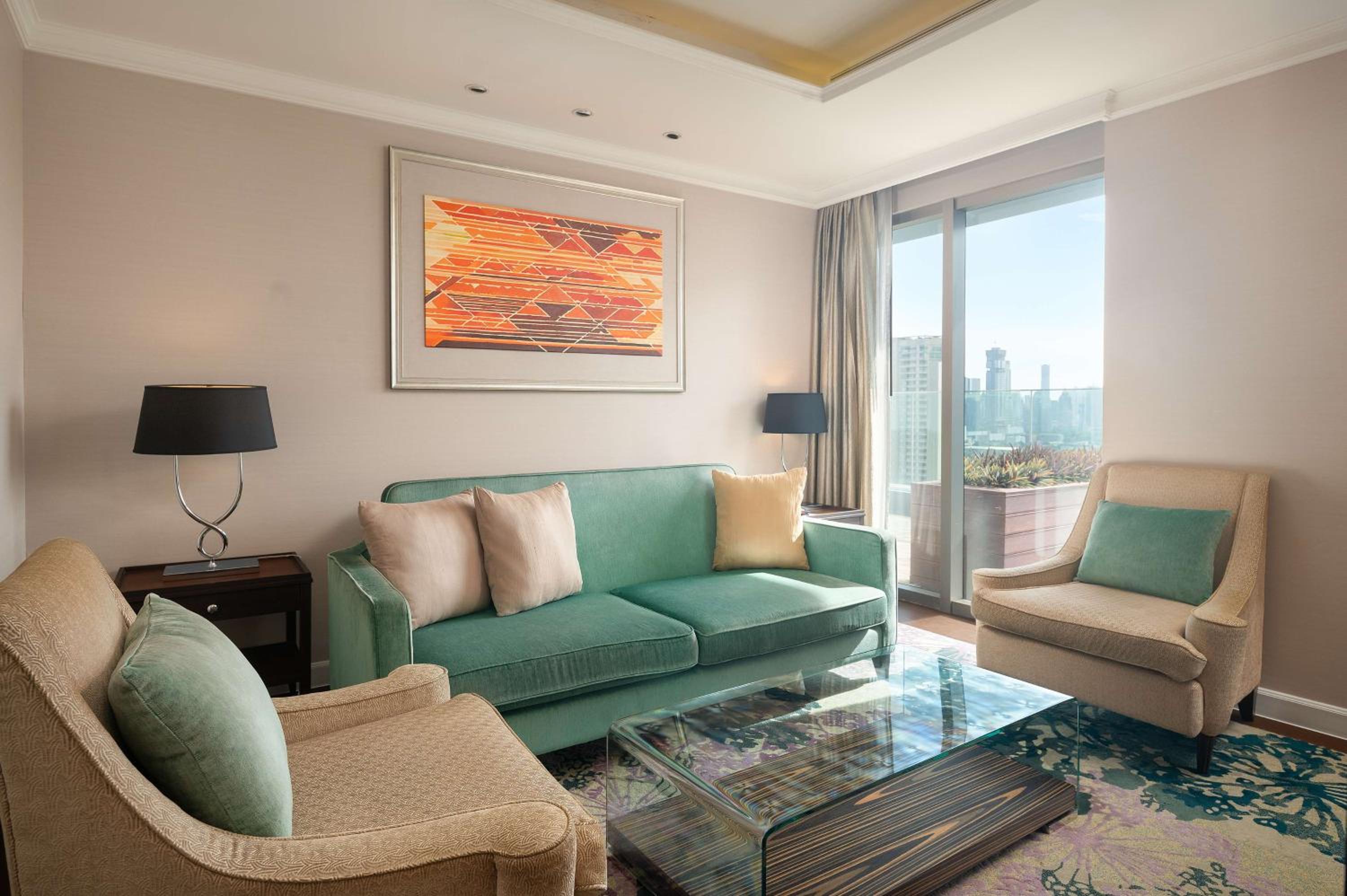 Presidential Suite with Lounge Access
