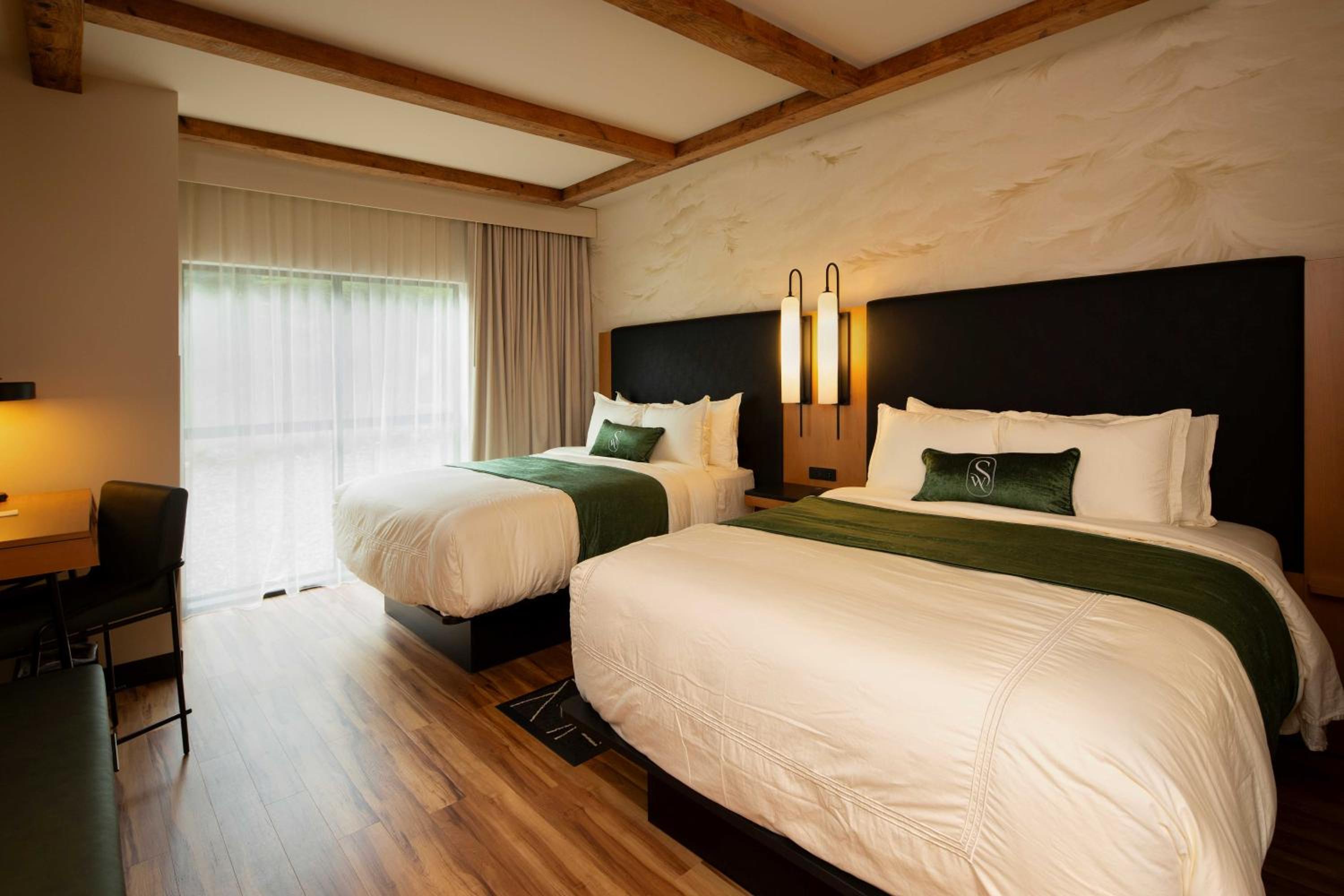 Concierge Double Queen 21+ Only