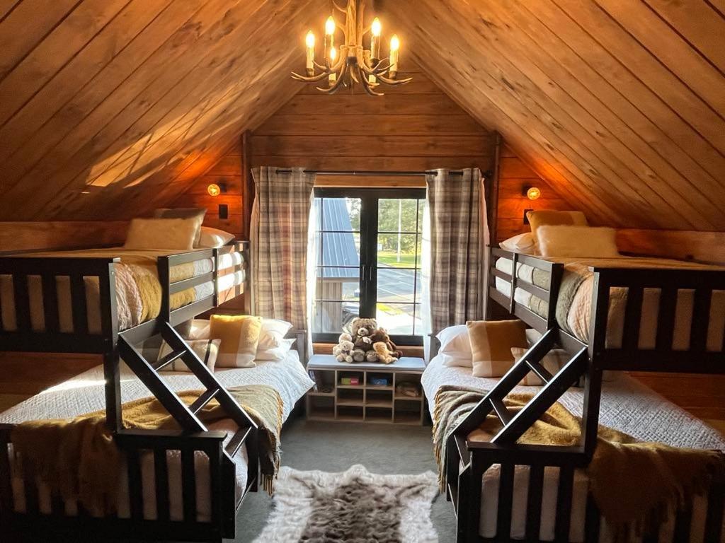Three-Bedroom Chalet photo 1