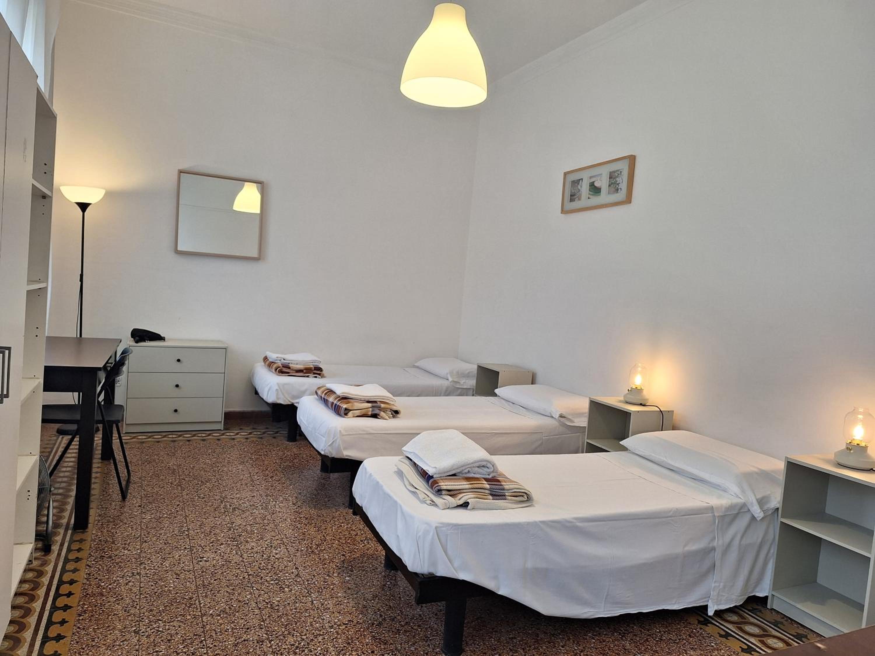 Triple Room with Private External Bathroom photo 1