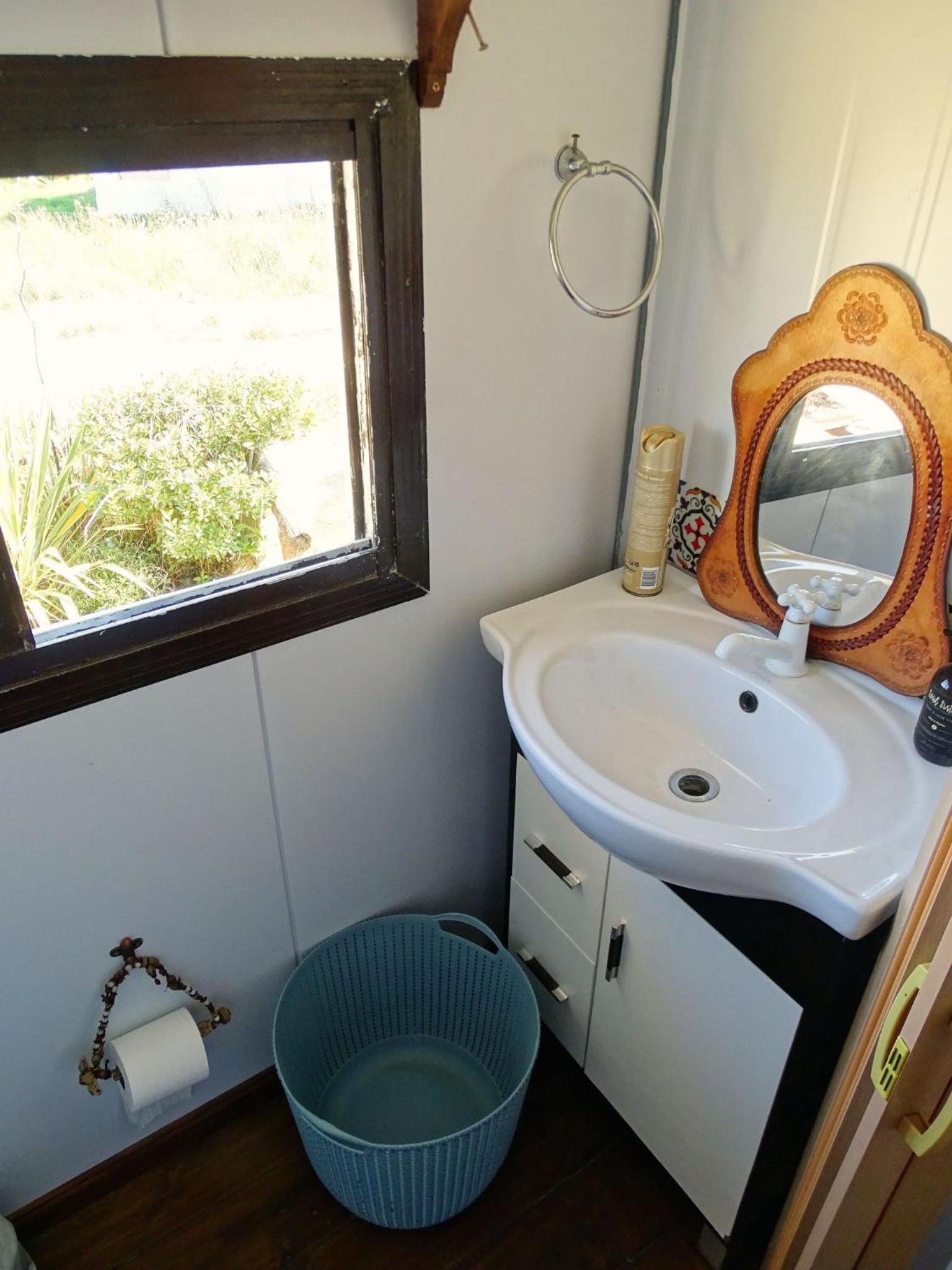 Family Room with Private Bathroom photo 3