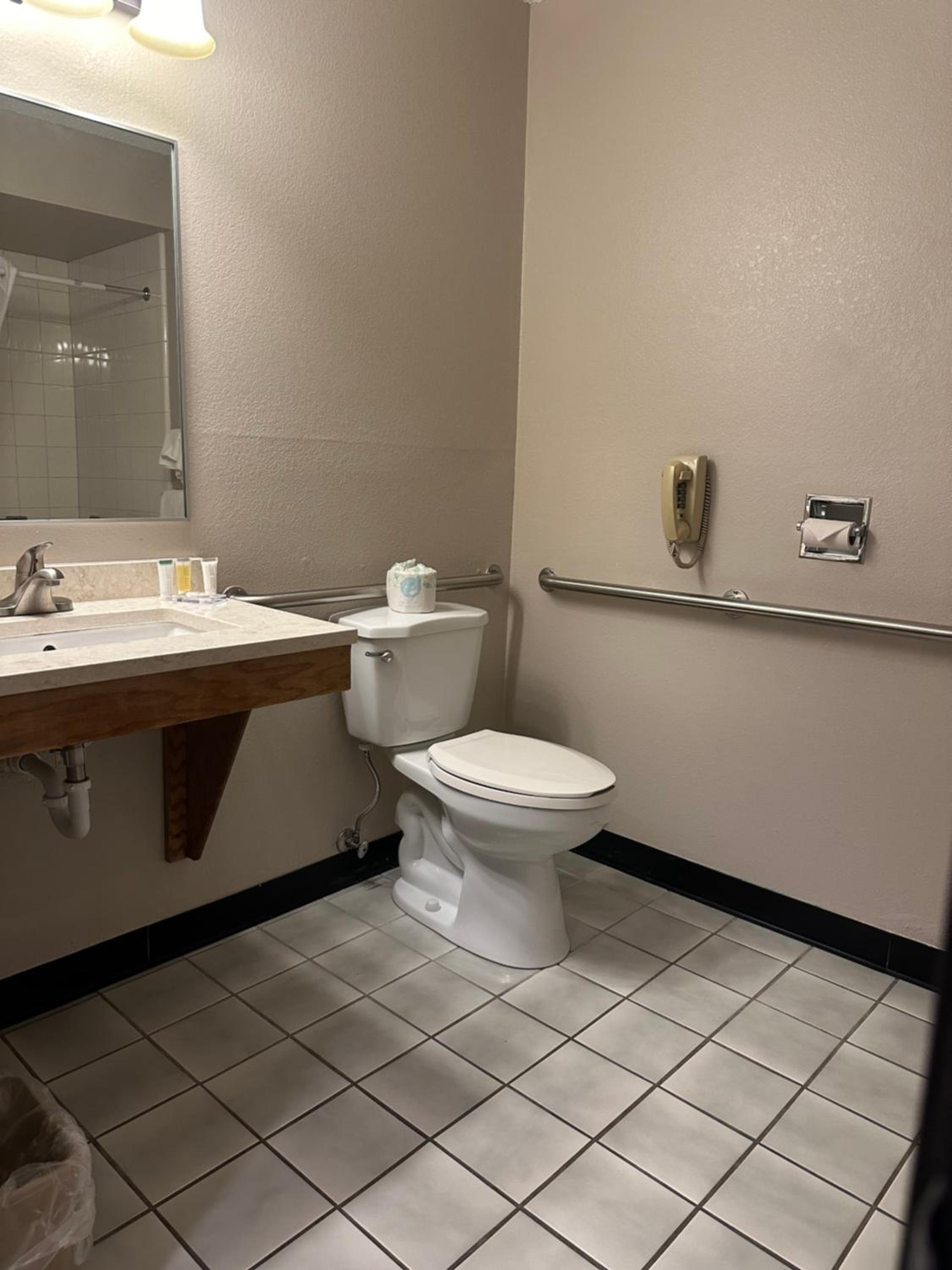 King Room - Mobility Access/Non-Smoking - Photo 2