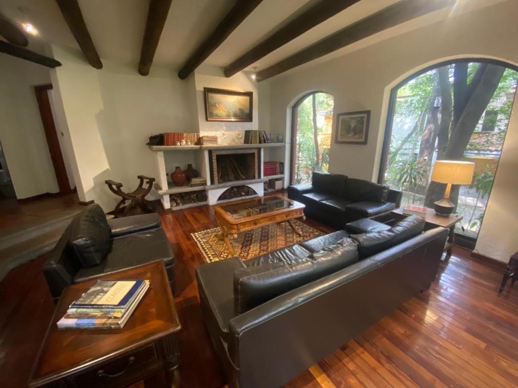 Villa photo 1