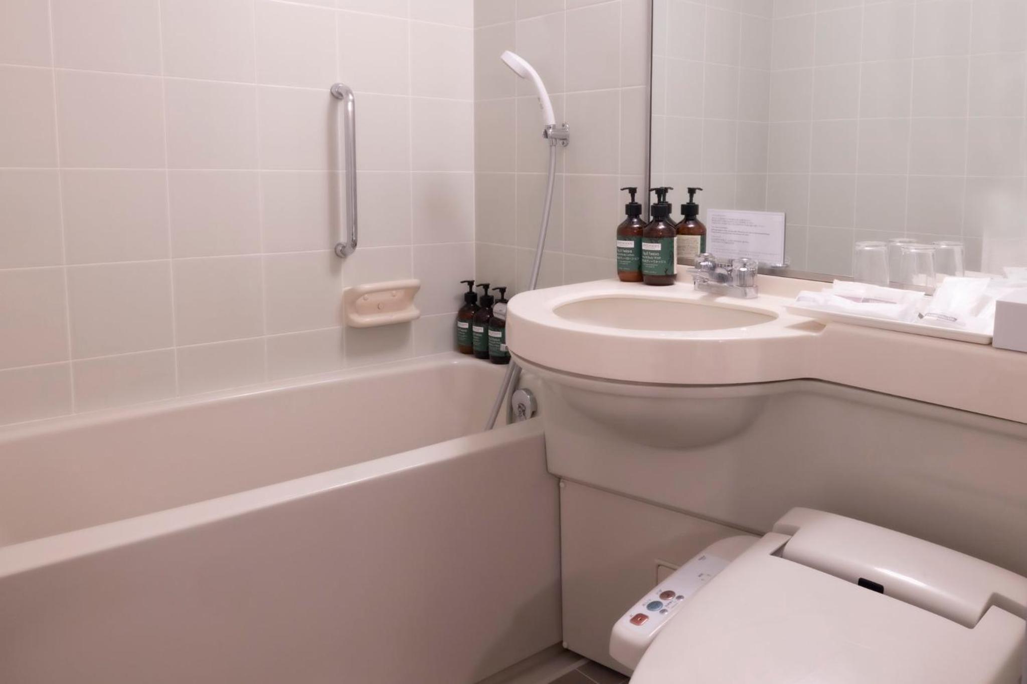 Premium Twin Room - Photo 3