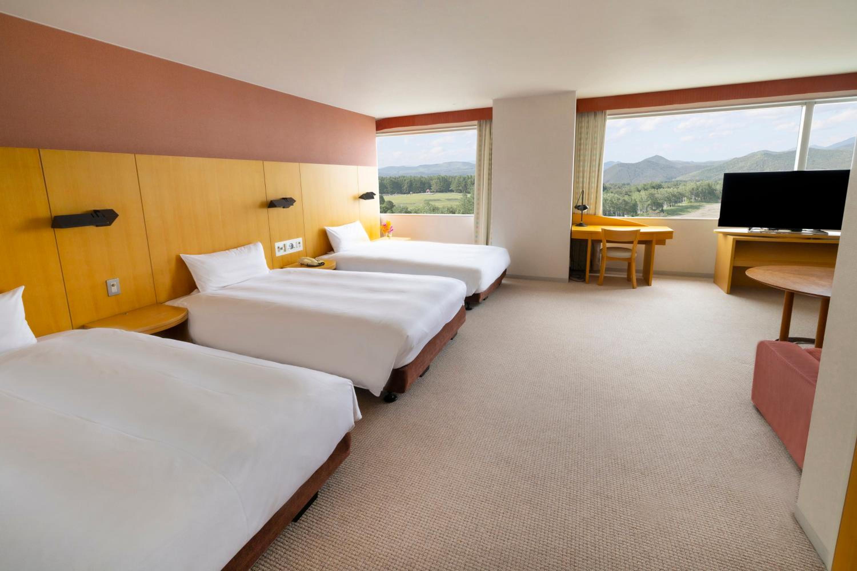 Premium Room with Three Single Beds - High Floor - Photo 1
