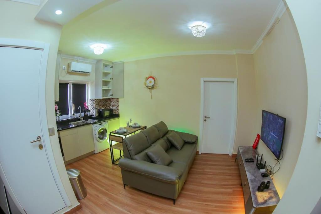 One-Bedroom Apartment photo 1