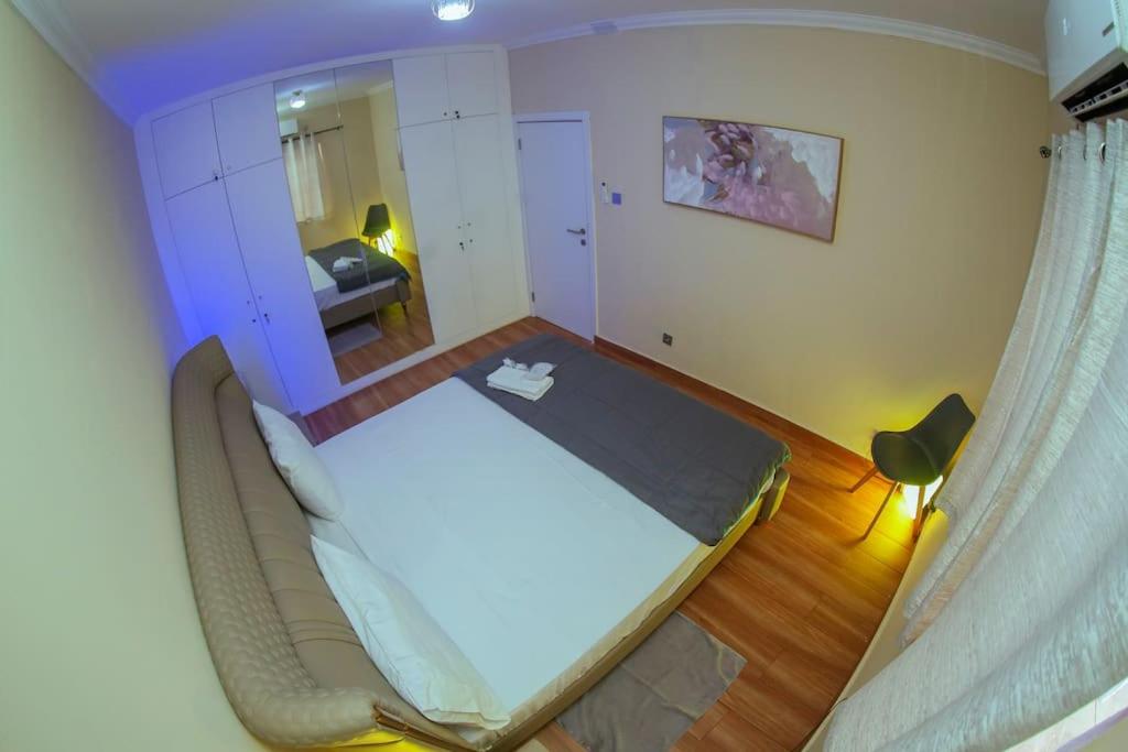 One-Bedroom Apartment photo 2