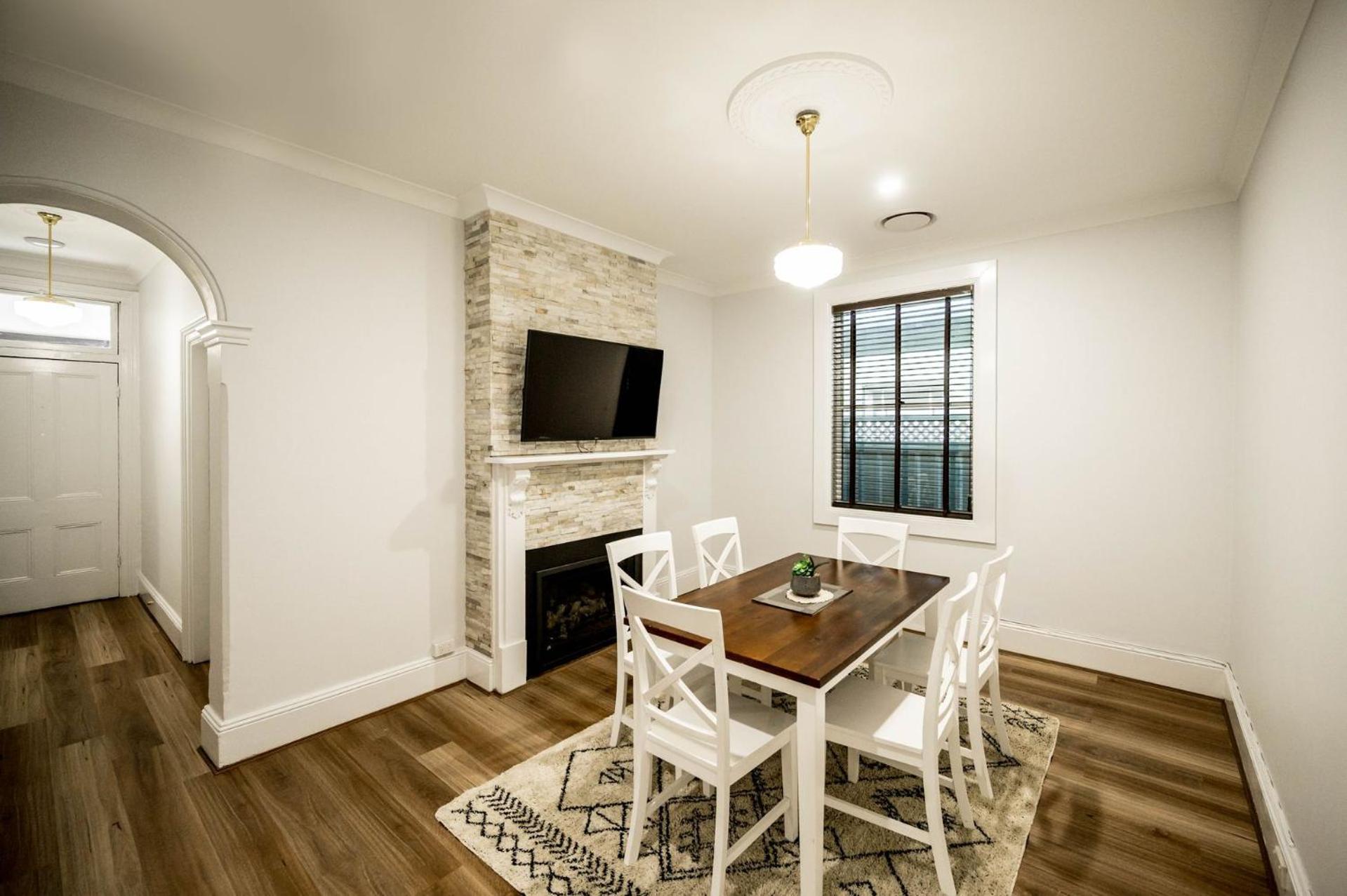 Three-Bedroom House photo 3