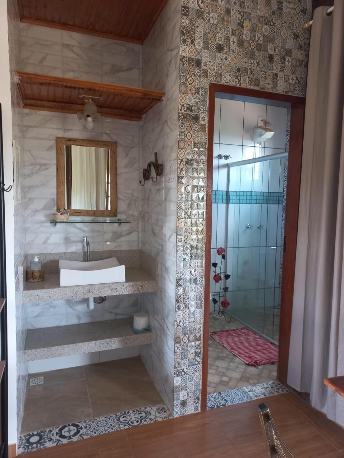 Deluxe Double Room with Balcony - Photo 7