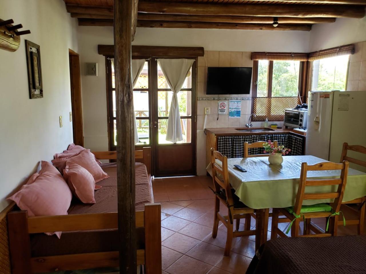 One-Bedroom House photo 1