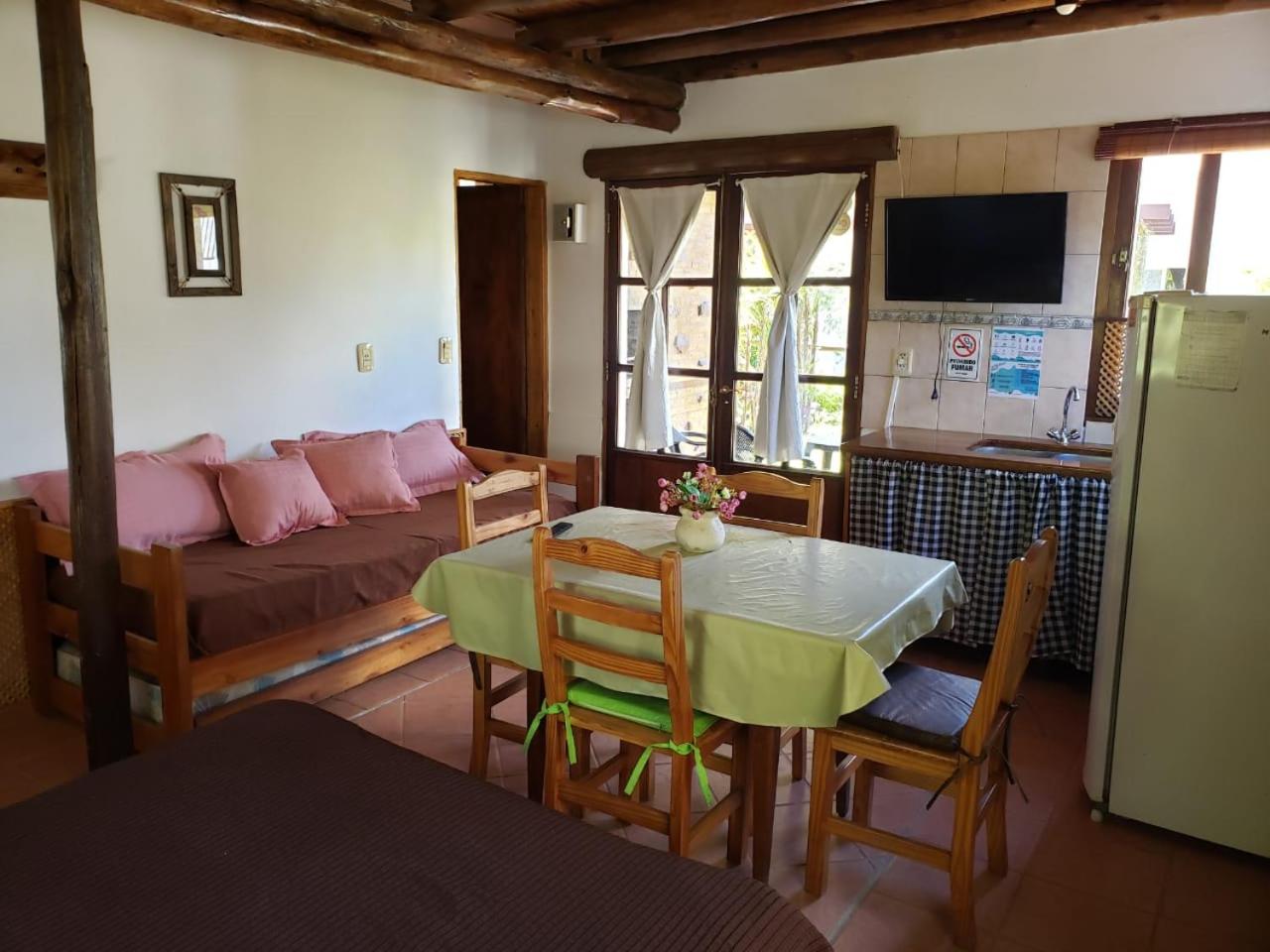 One-Bedroom House photo 2