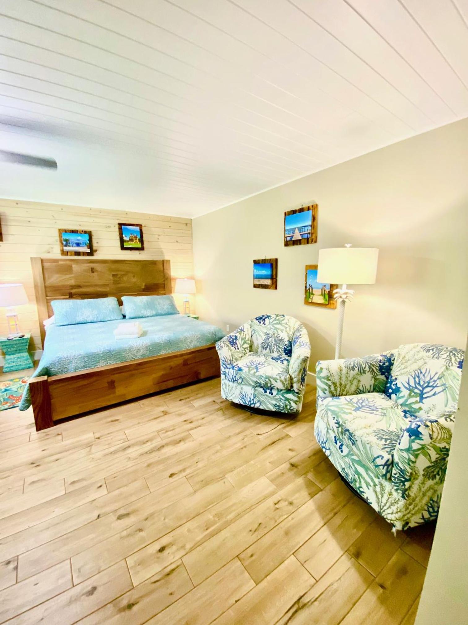 One-Bedroom House photo 1