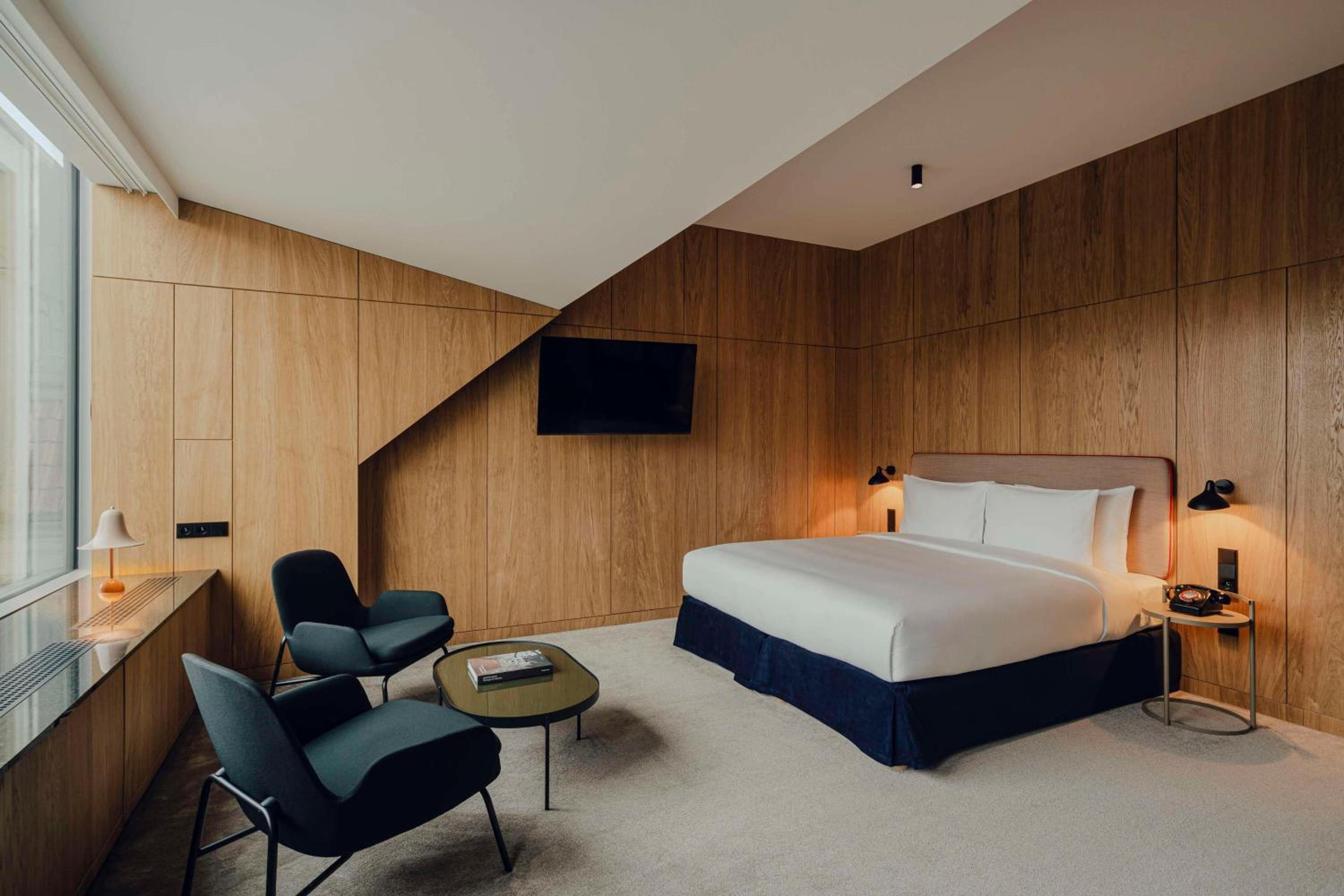 Superior King Room