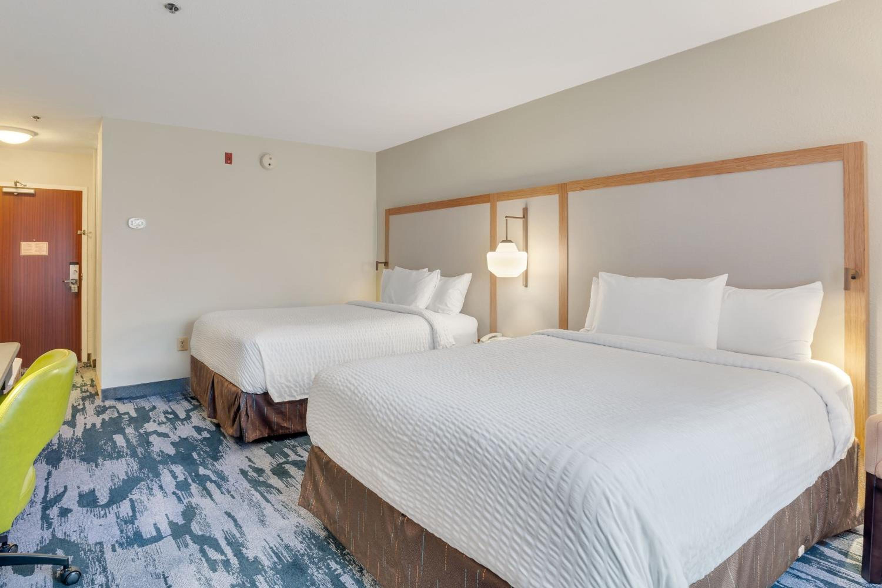2 Queen Beds