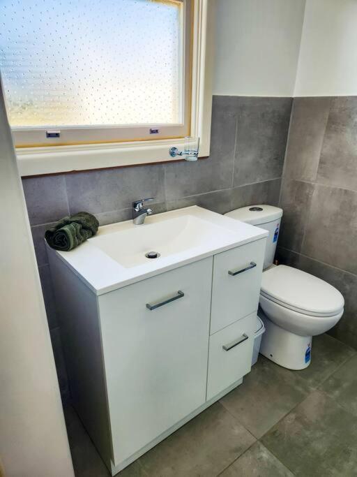 Three-Bedroom House photo 3