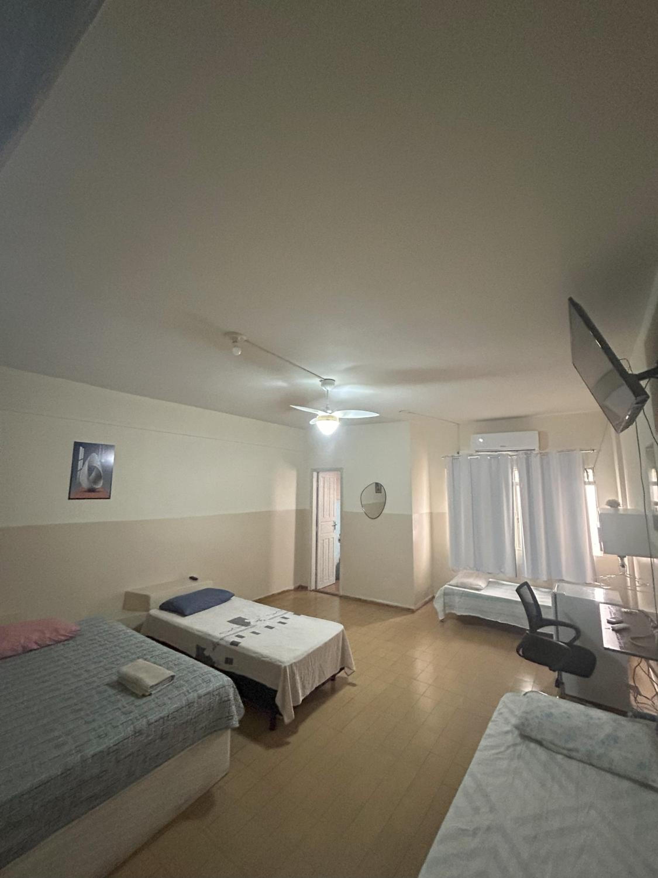 Deluxe Queen Suite