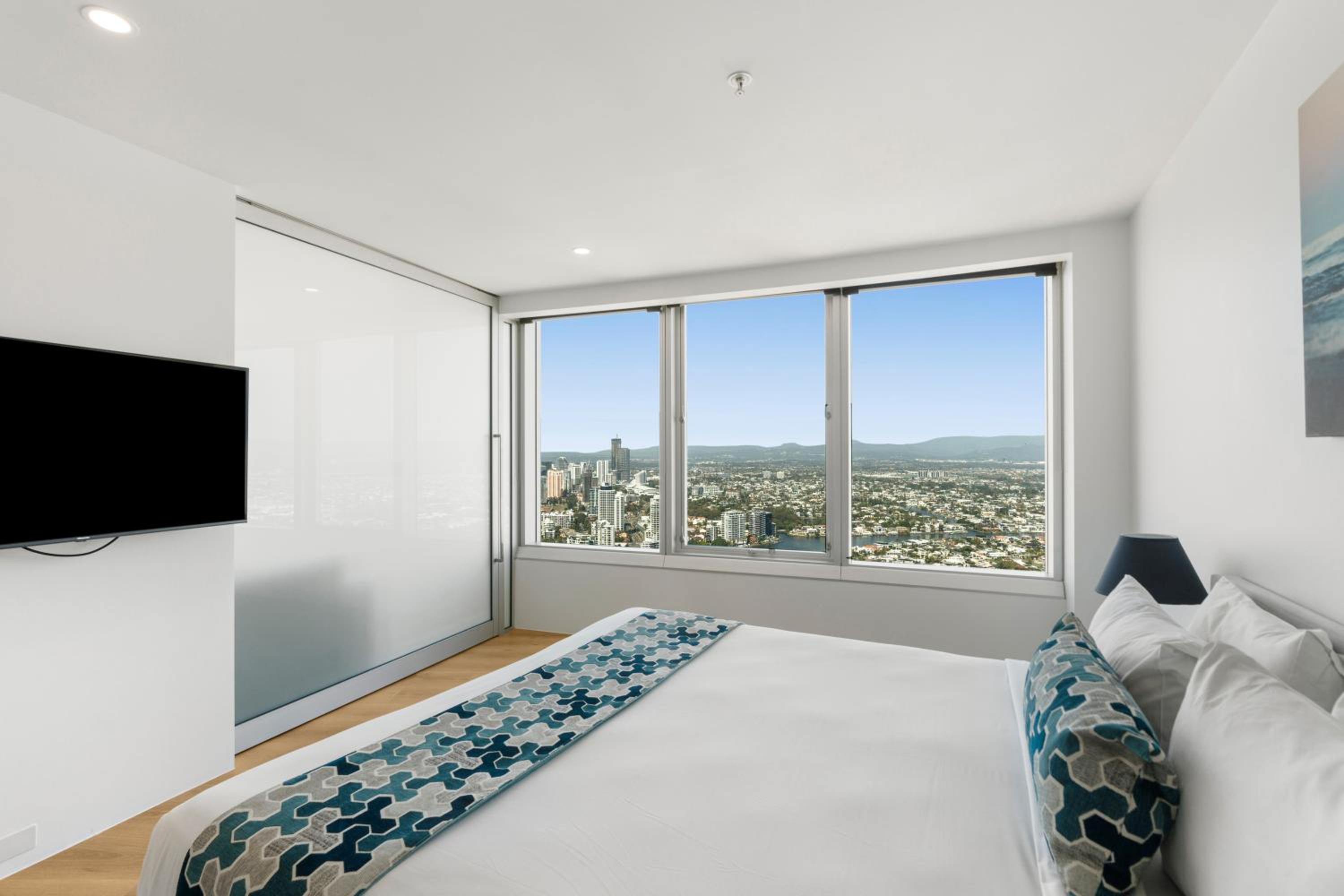 Four-Bedroom Apartment with Spa Bath (No Housekeeping)