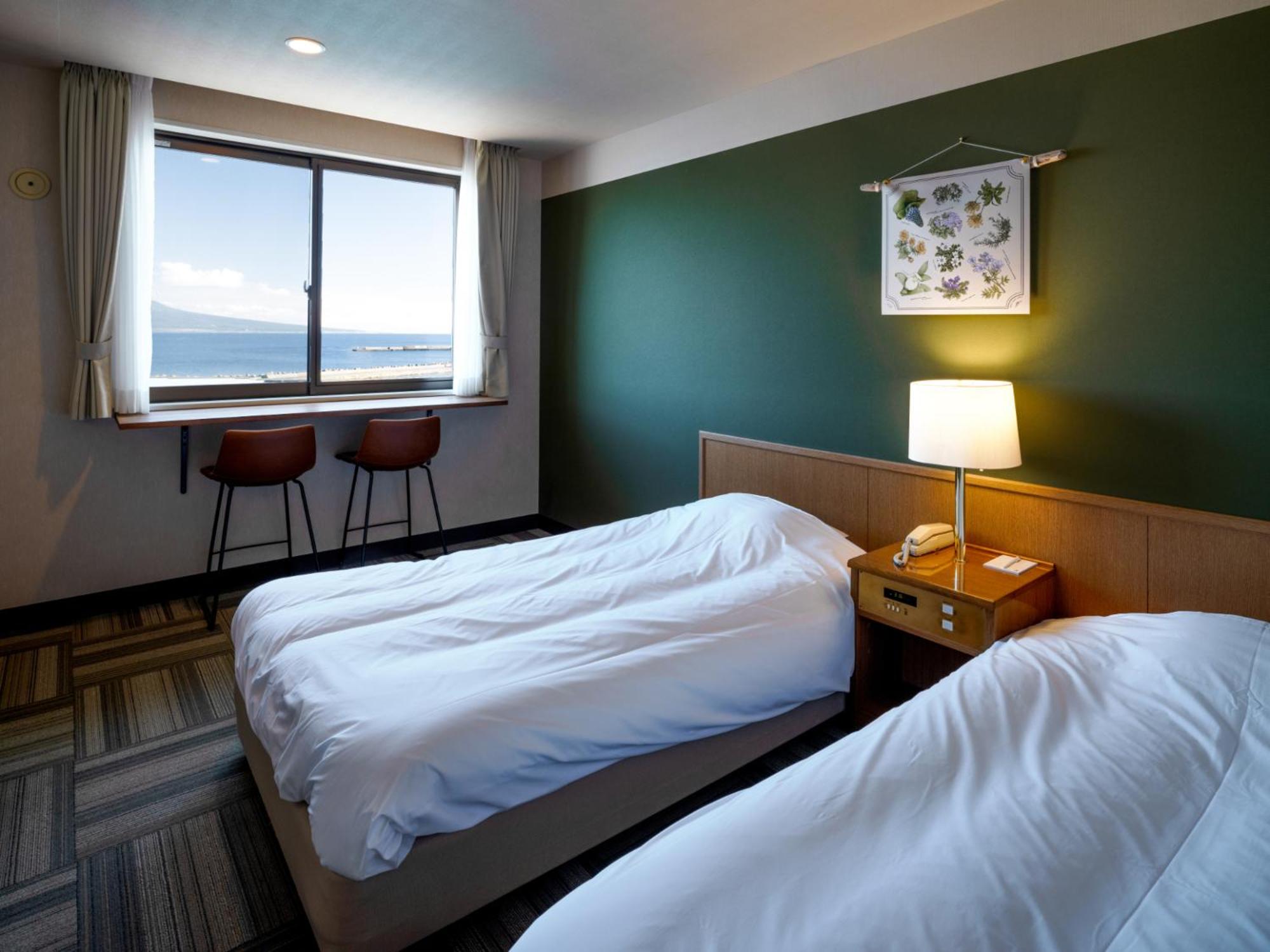 Superior Twin Room with Ocean View photo 2