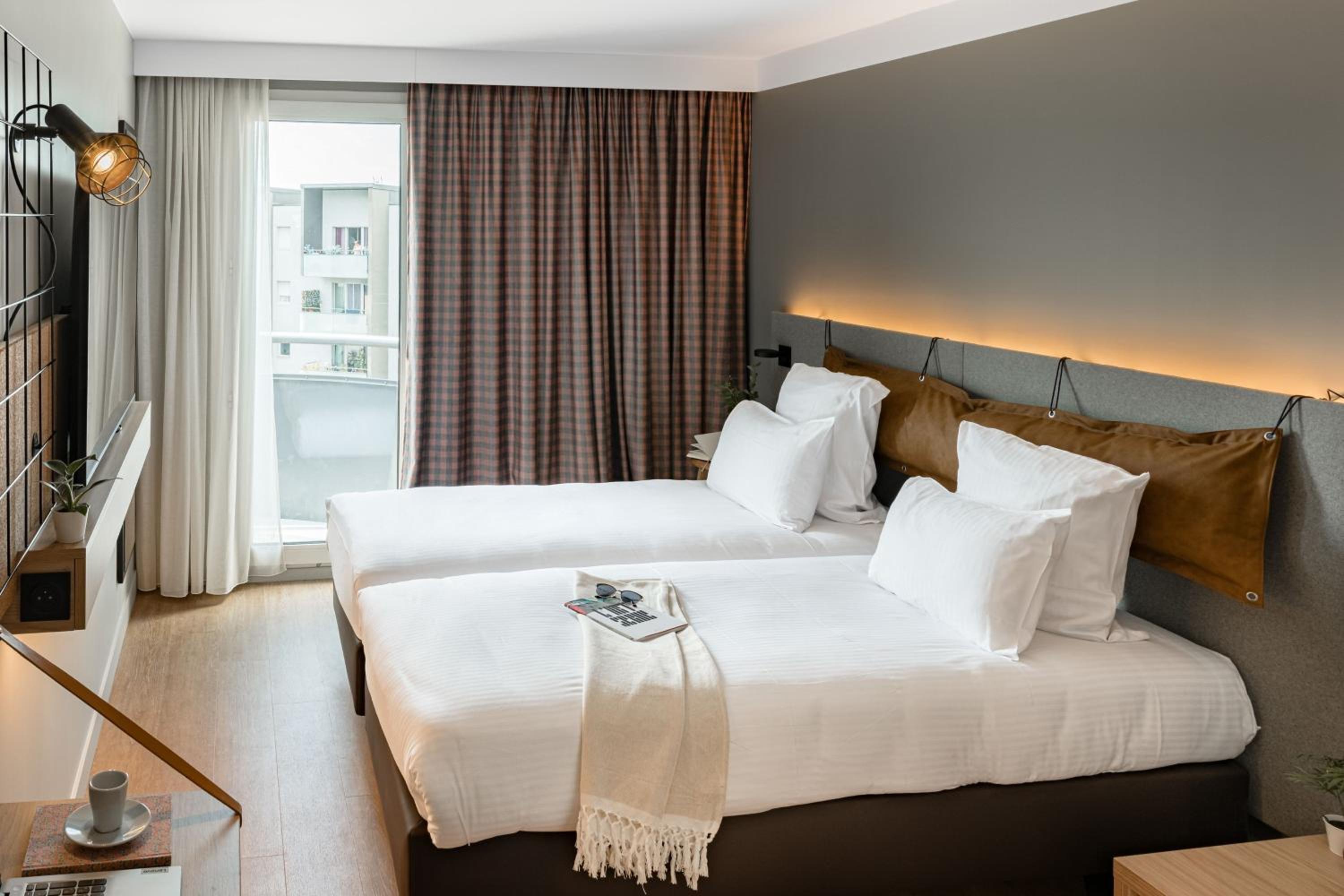 Twin Room - Photo 7