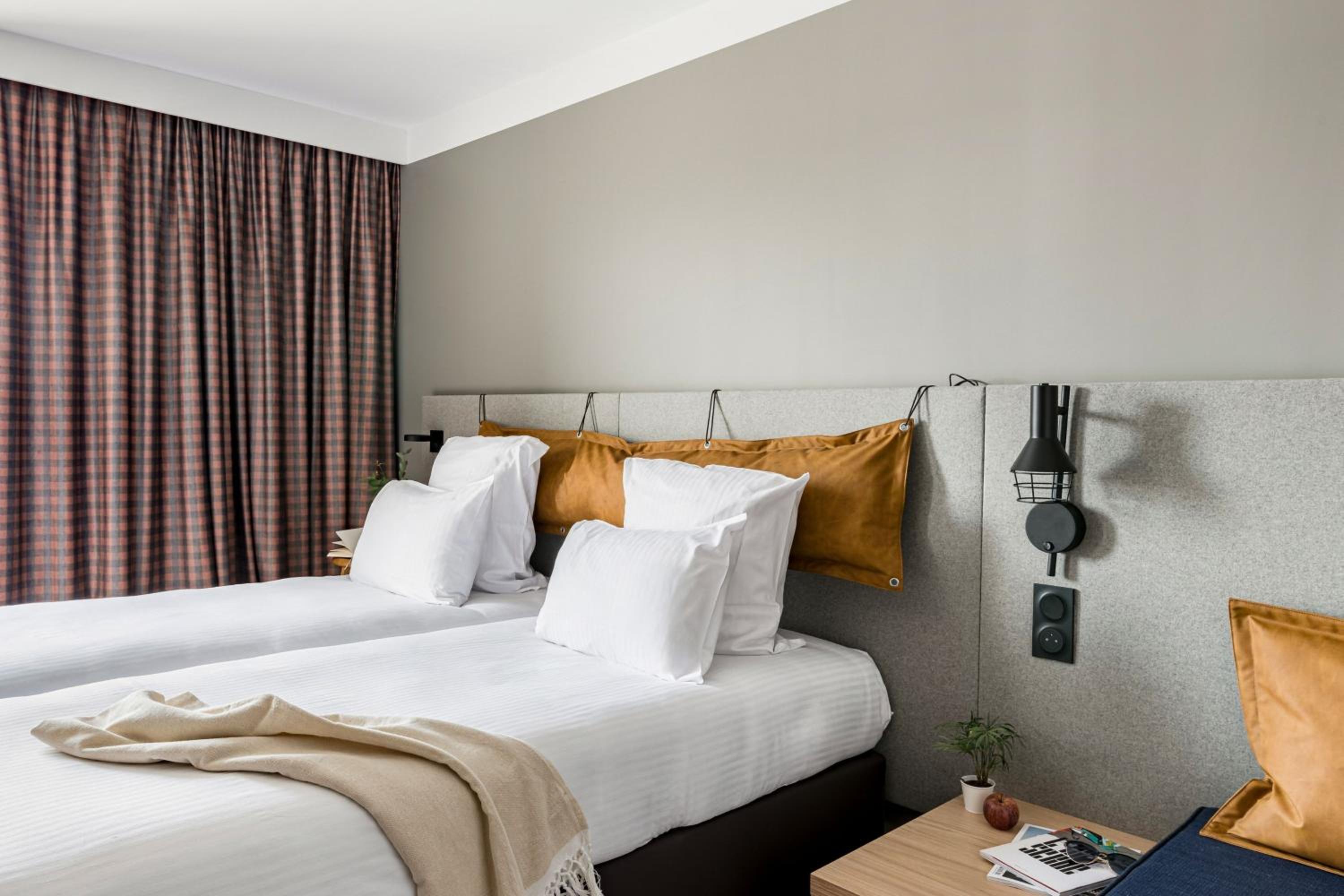 Twin Room - Photo 2