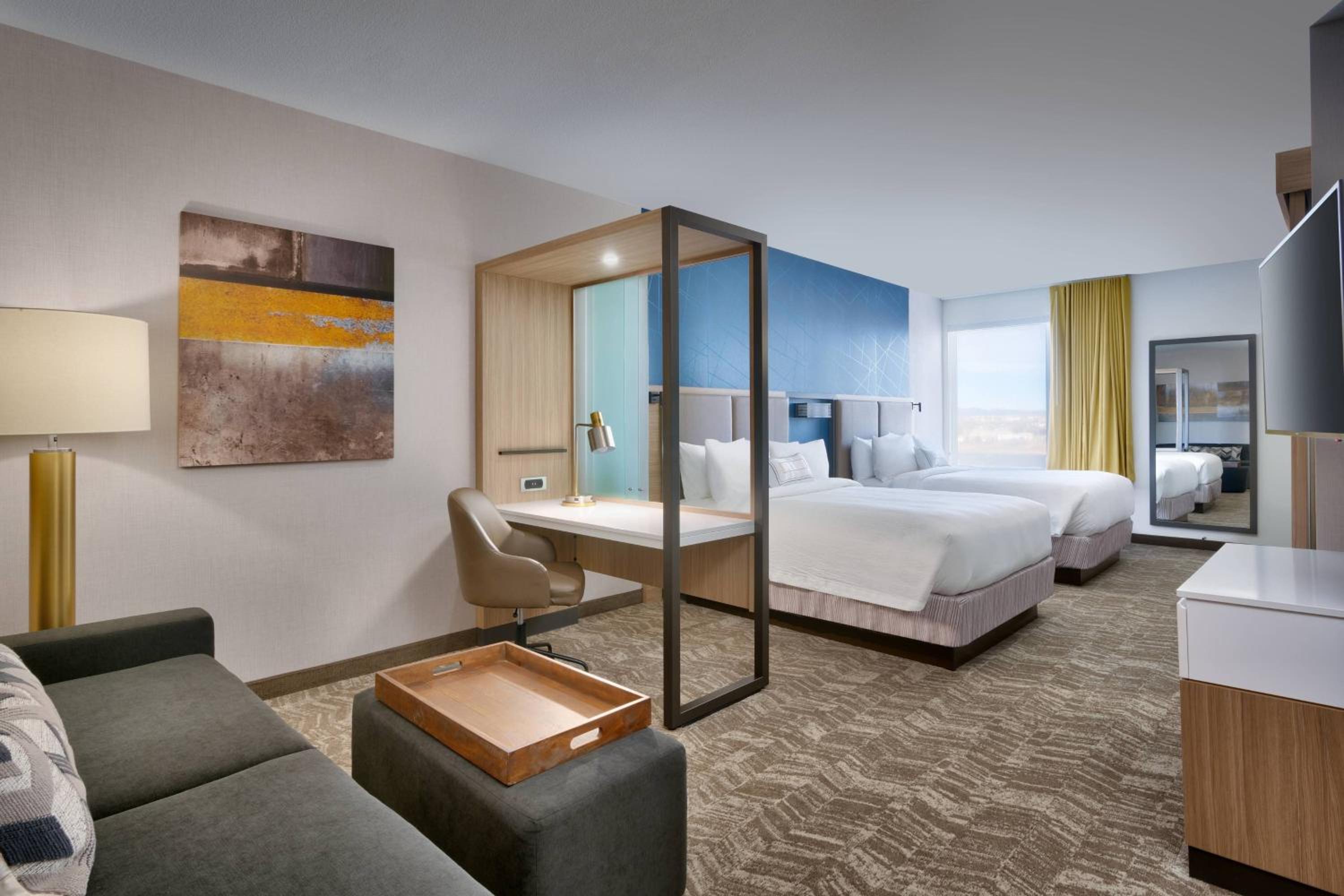 Queen Suite with Two Queen Beds, High Floor and Trundle Sofa - Photo 1